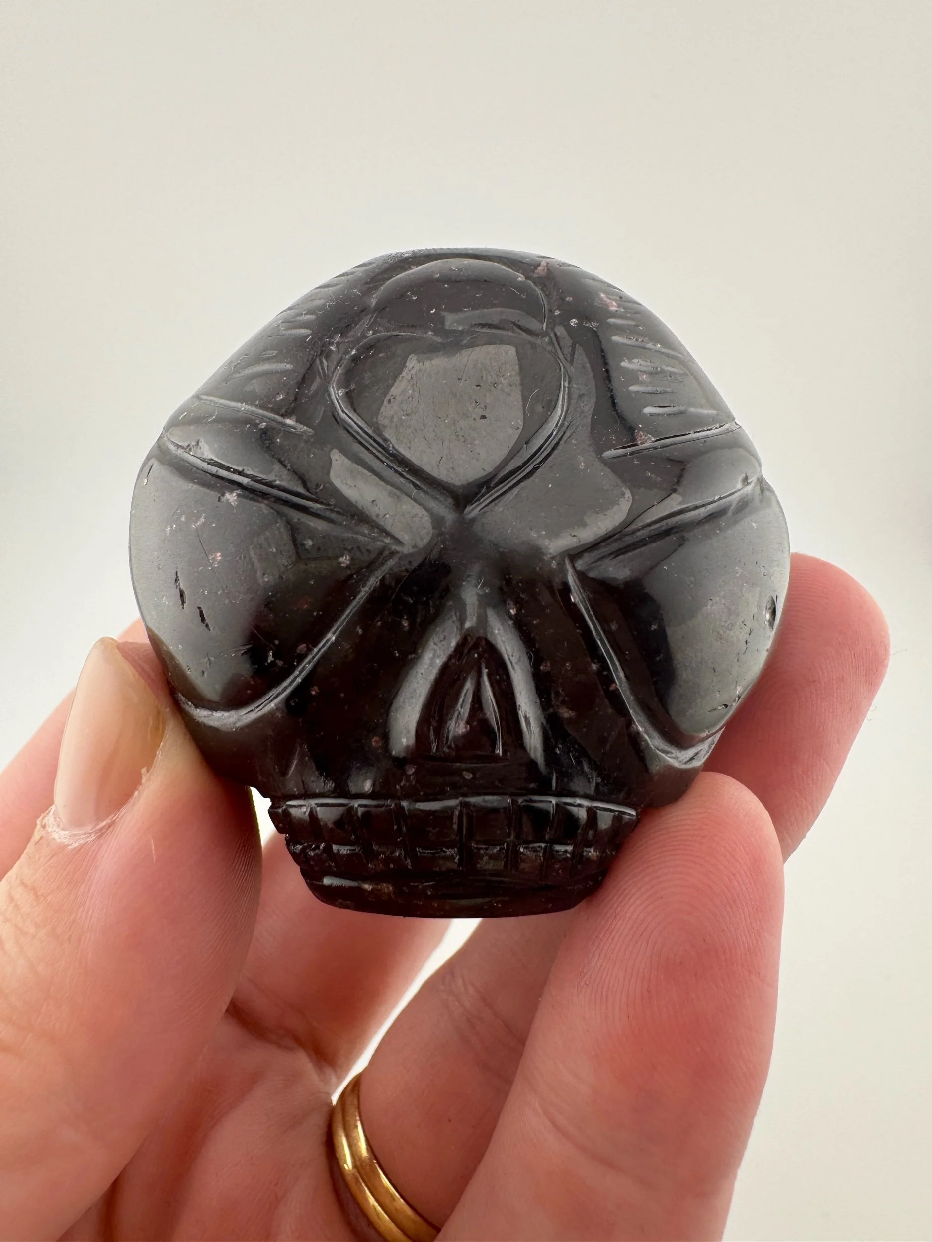 Leandro de Souza Garnet Star Being Skull