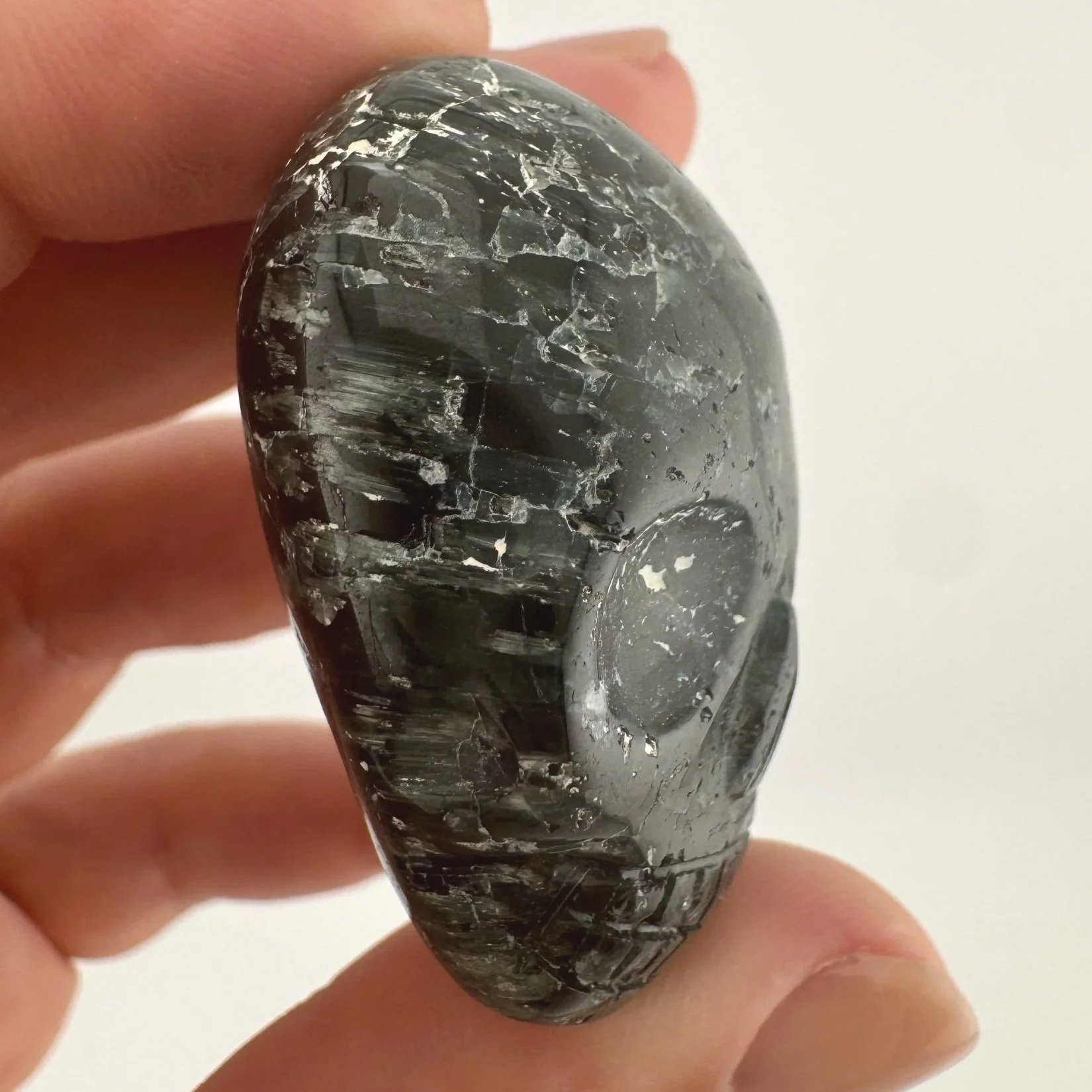 Leandro de Souza Blue Tourmaline Palm Skull