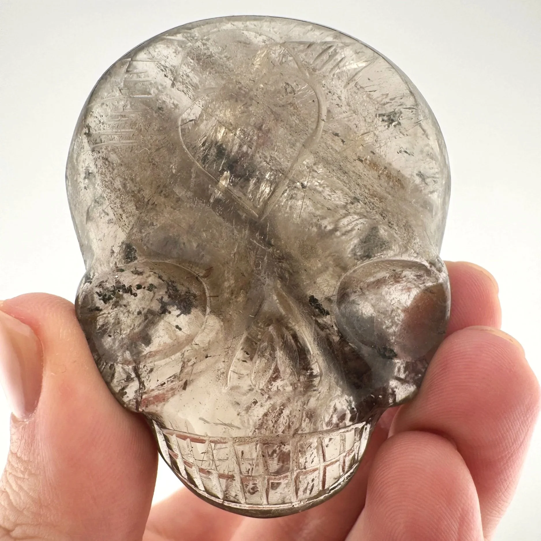 Leandro de Souza Smoky Garden Rutile Magical Child Palm Skull