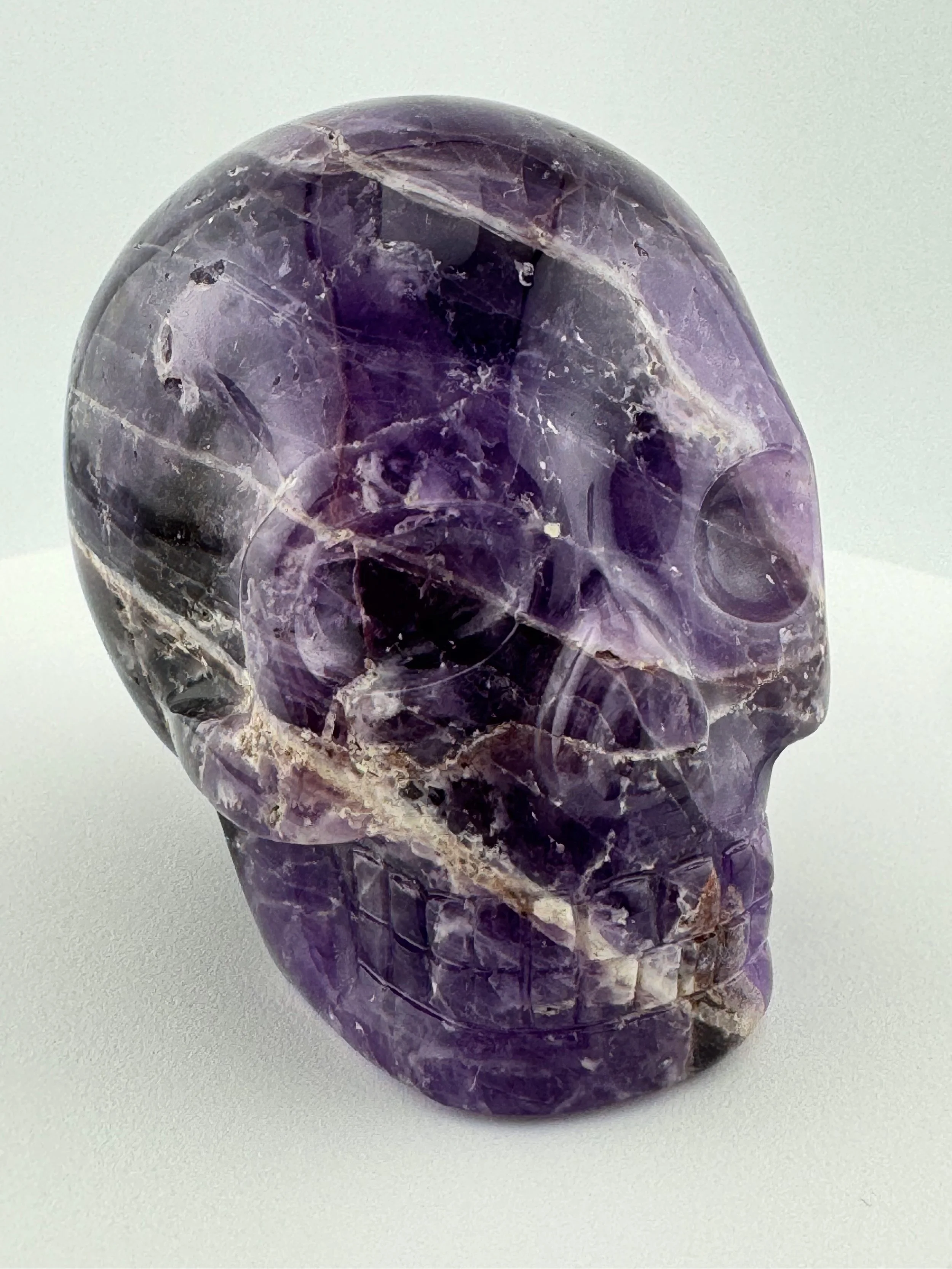 Rhondonia Amethyst Skull carved by Leandro de Souza