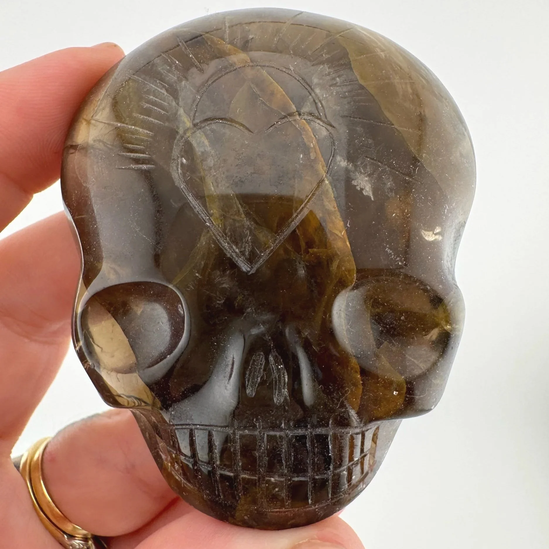 Leandro de Souza Smoky Golden Healer Palm Skull