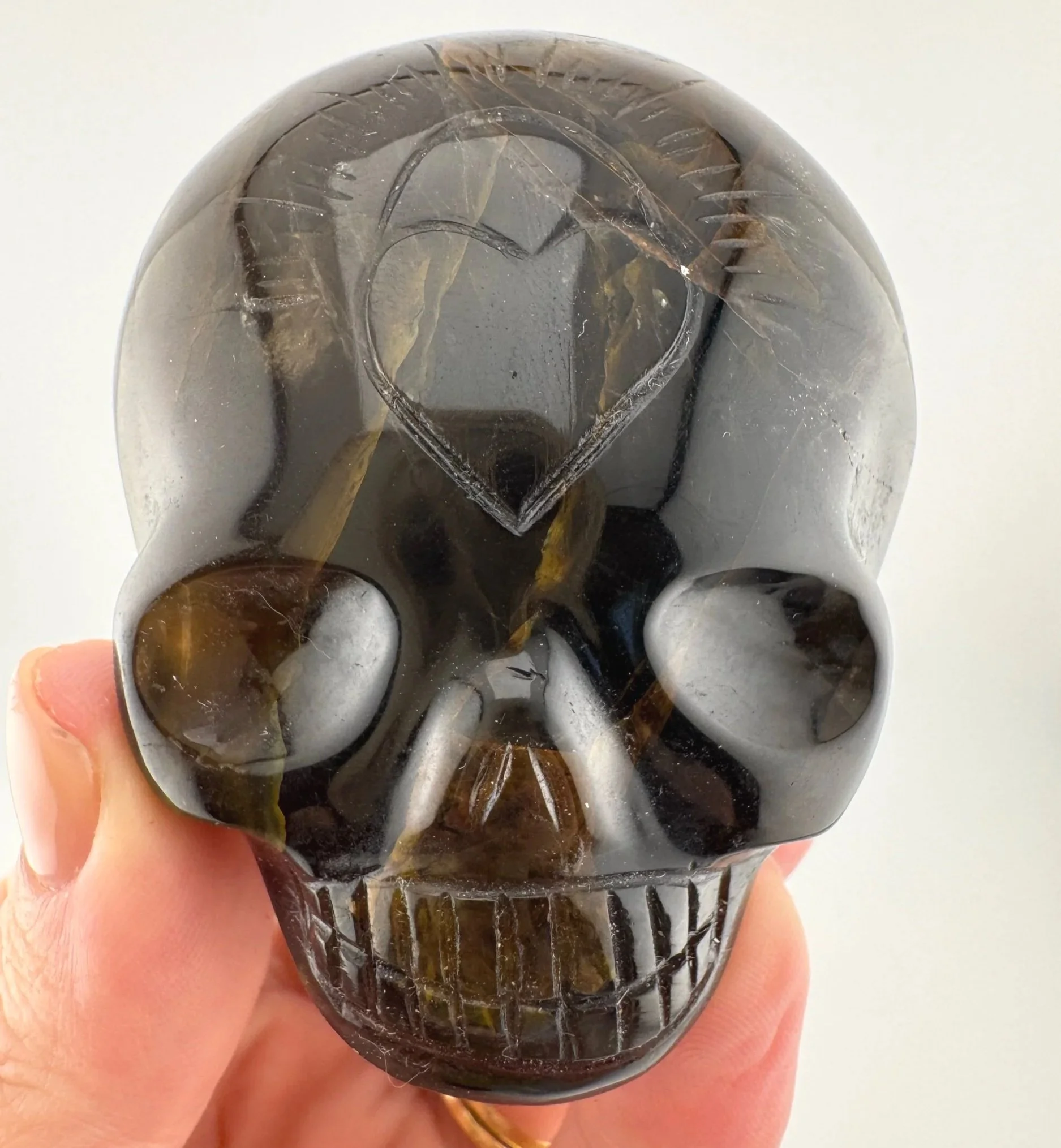 Leandro de Souza Smoky Golden Healer Palm Skull