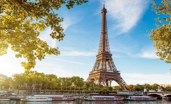 Guide Paris en Famille  - L'ebook complet pour organiser un séjour inoubliable dans la capitale fancaise