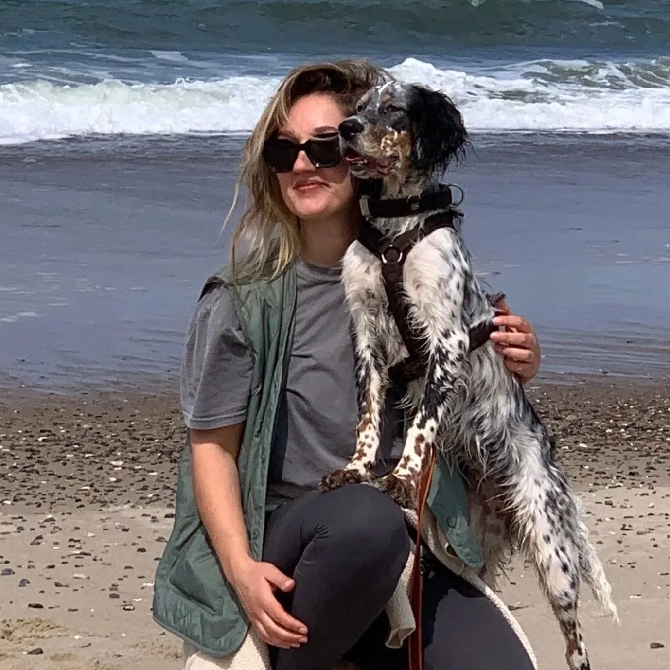Julia Rathjen, Co-Founder of Côte Nord, with her dog