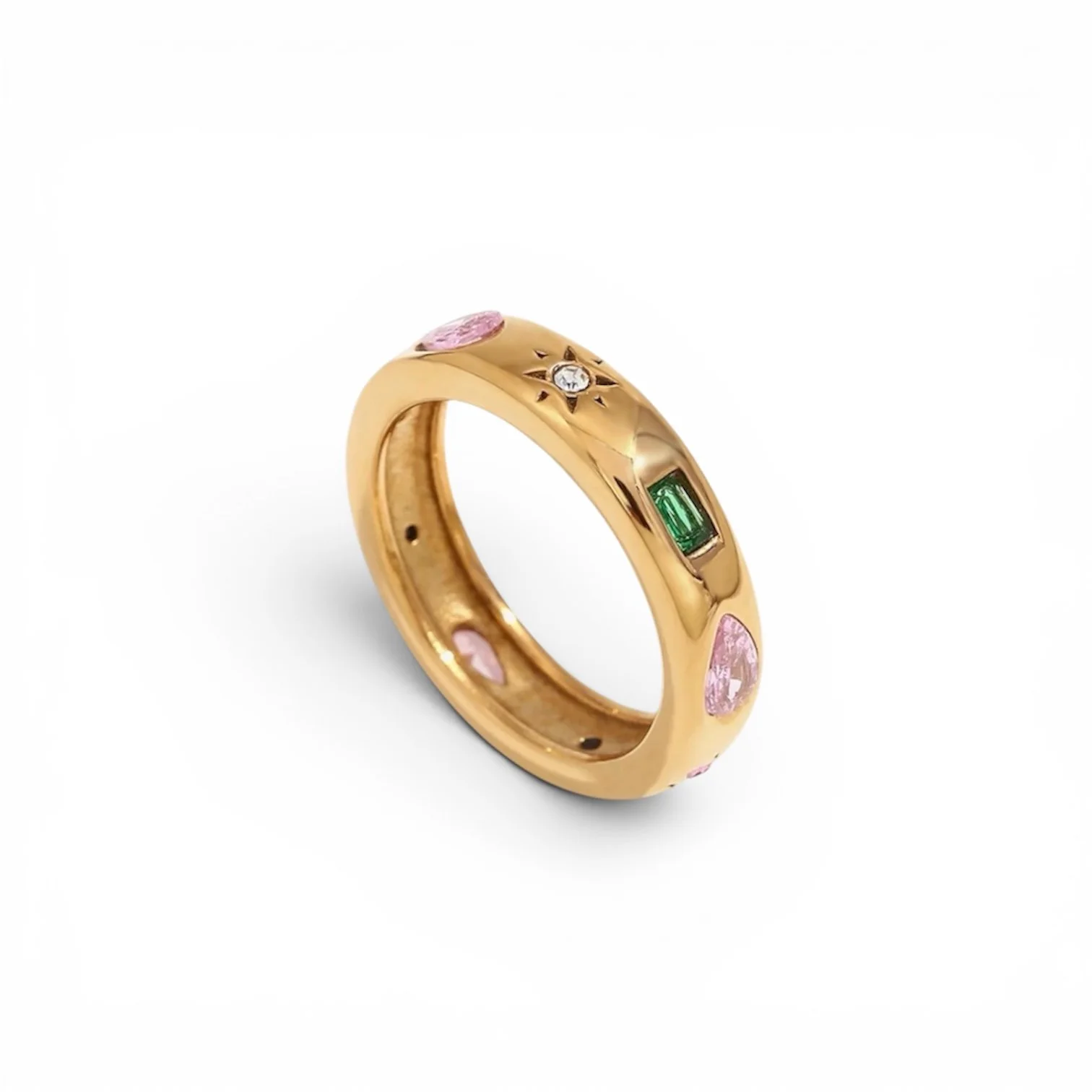 Coloured diamond ring