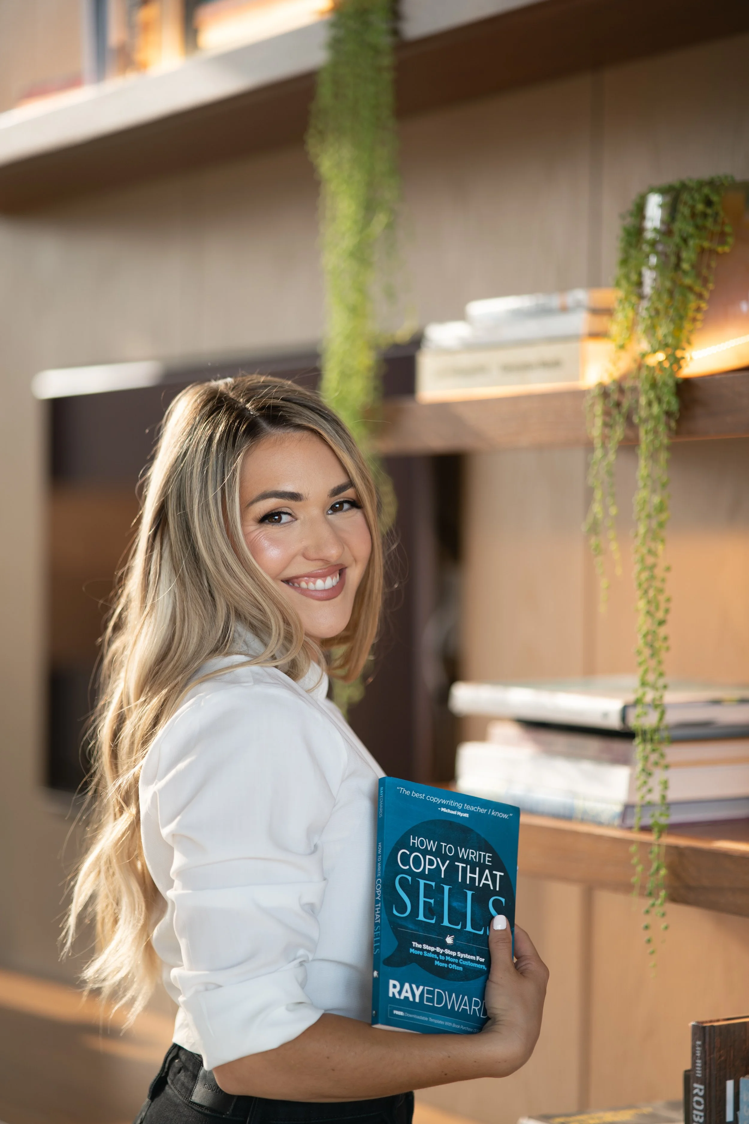 Episode 26. From Stuck to Seen: Messaging and Mindset Shift for Impact-Driven Entrepreneurs Who Want to Make More Sales with Their Dream Clients