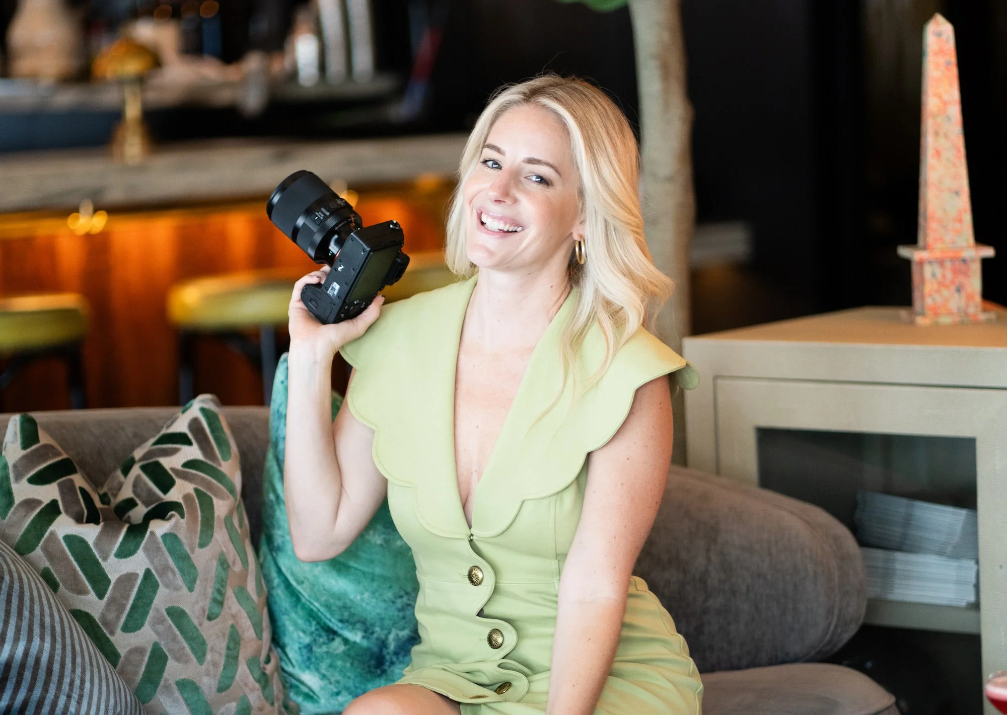 3 Easy Ways to Feel More Charismatic and Confident in Photos and Life