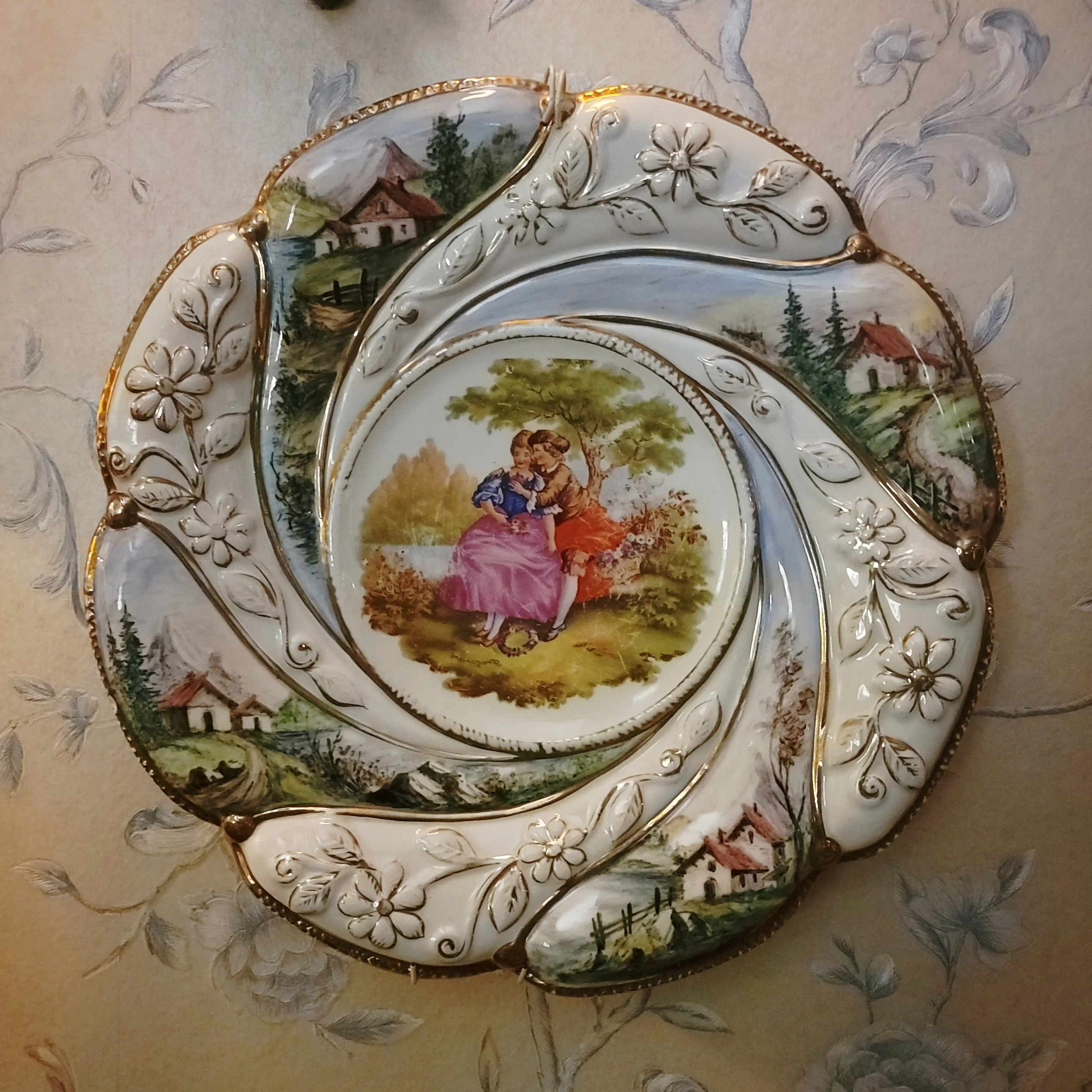 James Kent 'Romance' Courting Couple Wall Plate