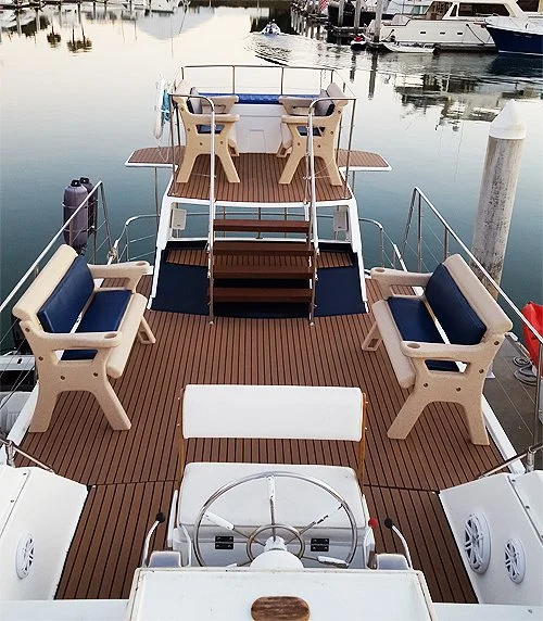 614c098c4bd72da04f5ee141_Flybridge-to-aft-1.jpg