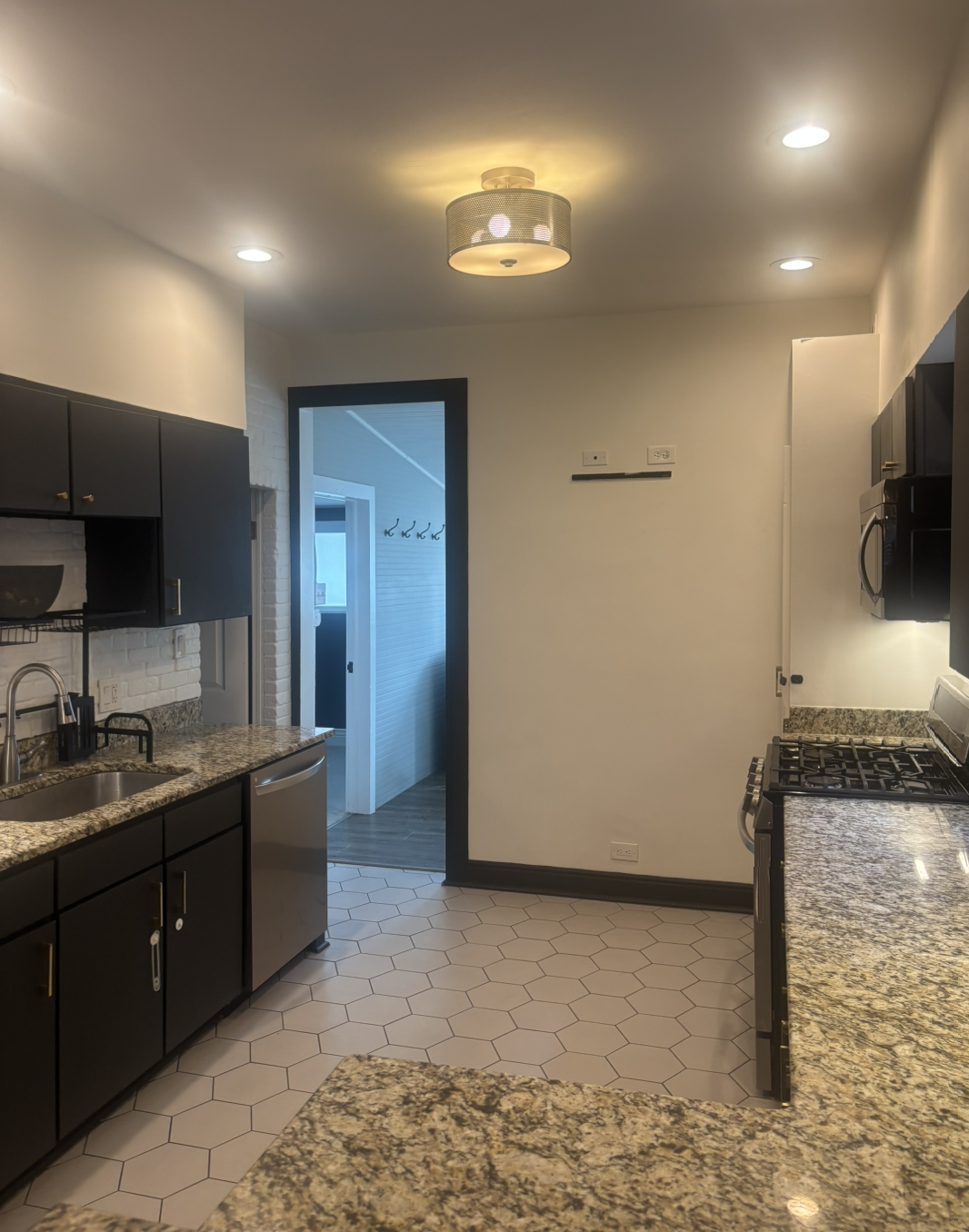 2644highstreet kitchenbefore.png