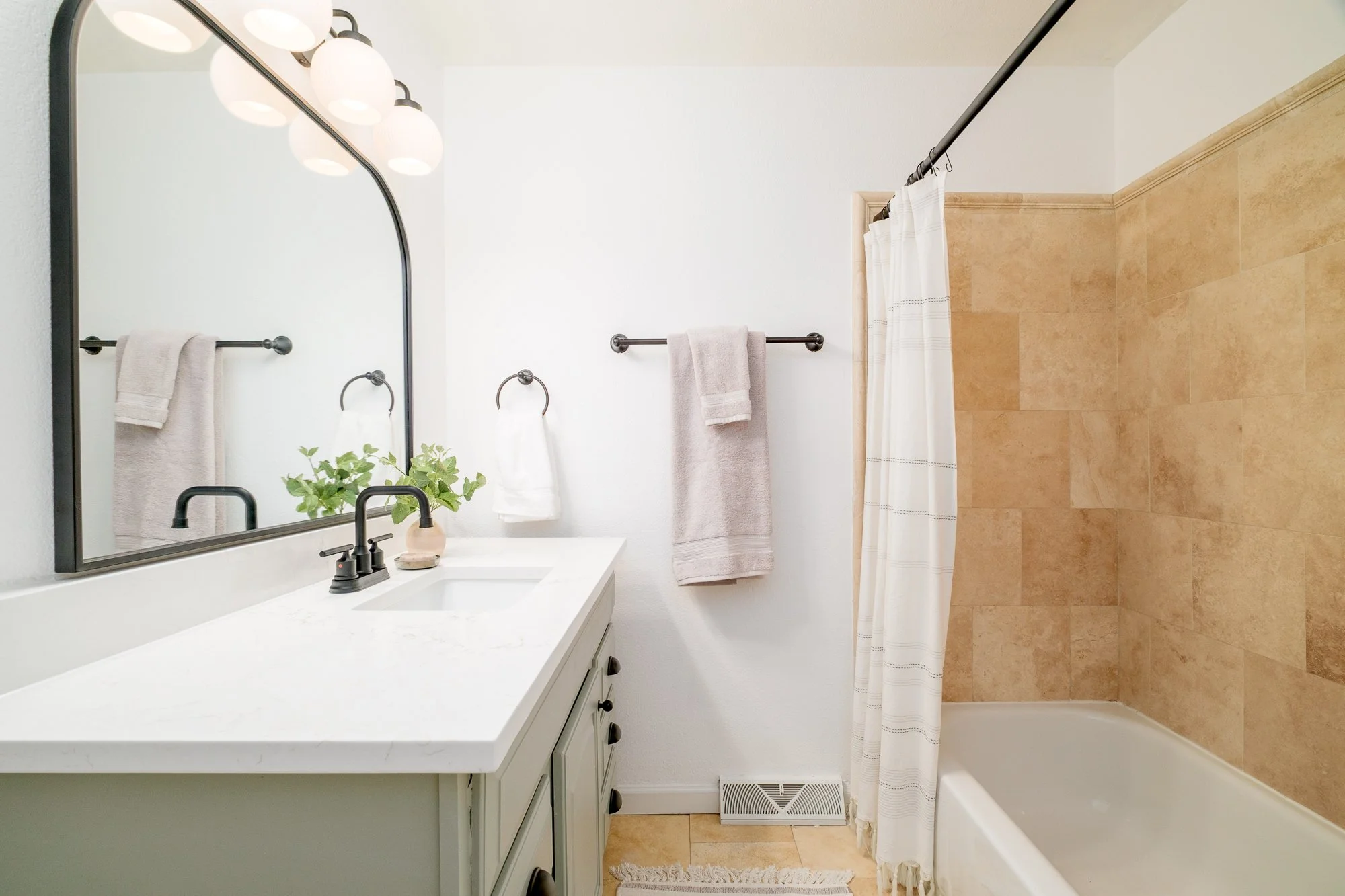 7795KenyonBath2After.jpg