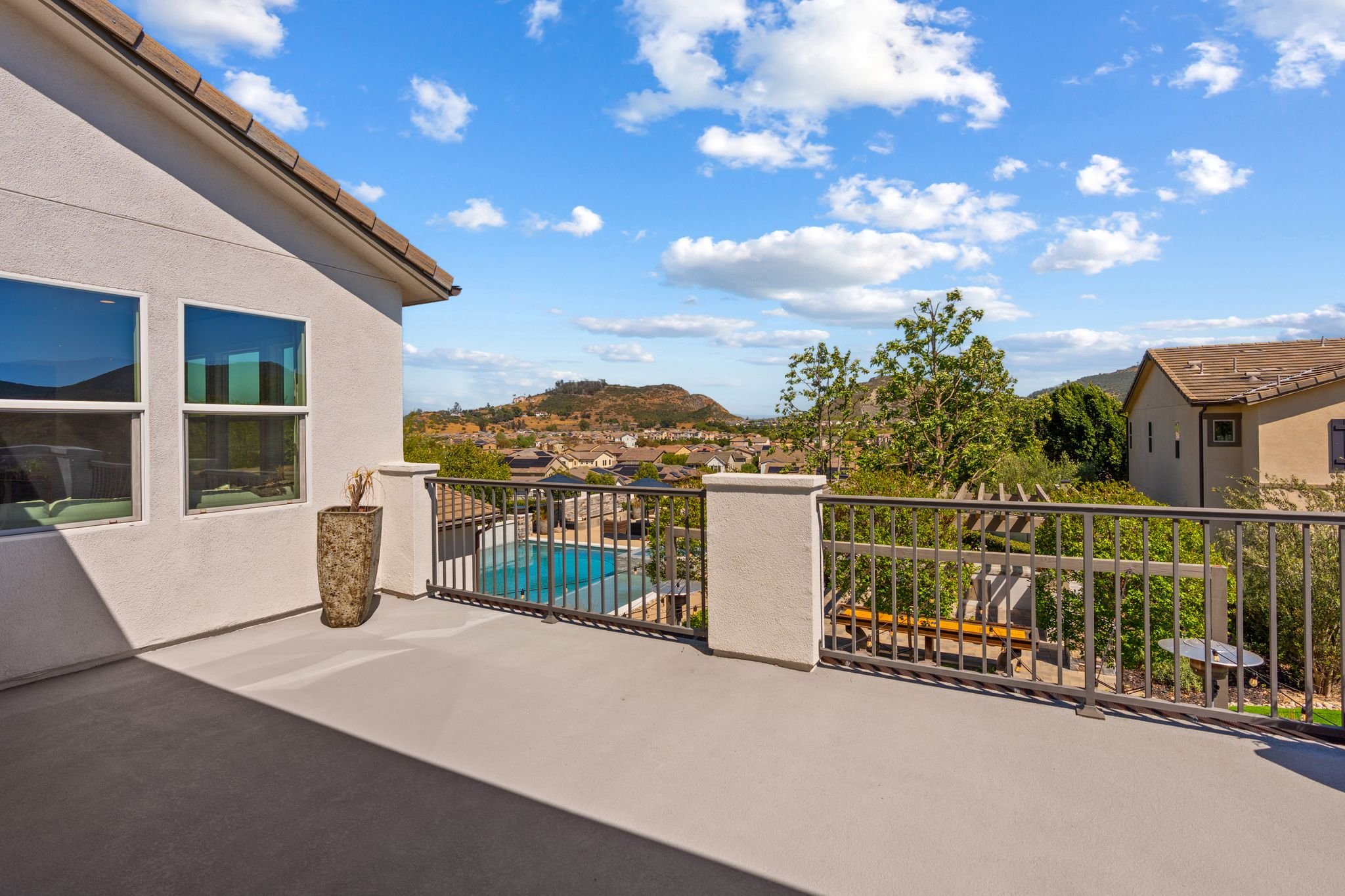 mls_A9M_106_21509 Wilgen Rd.jpg
