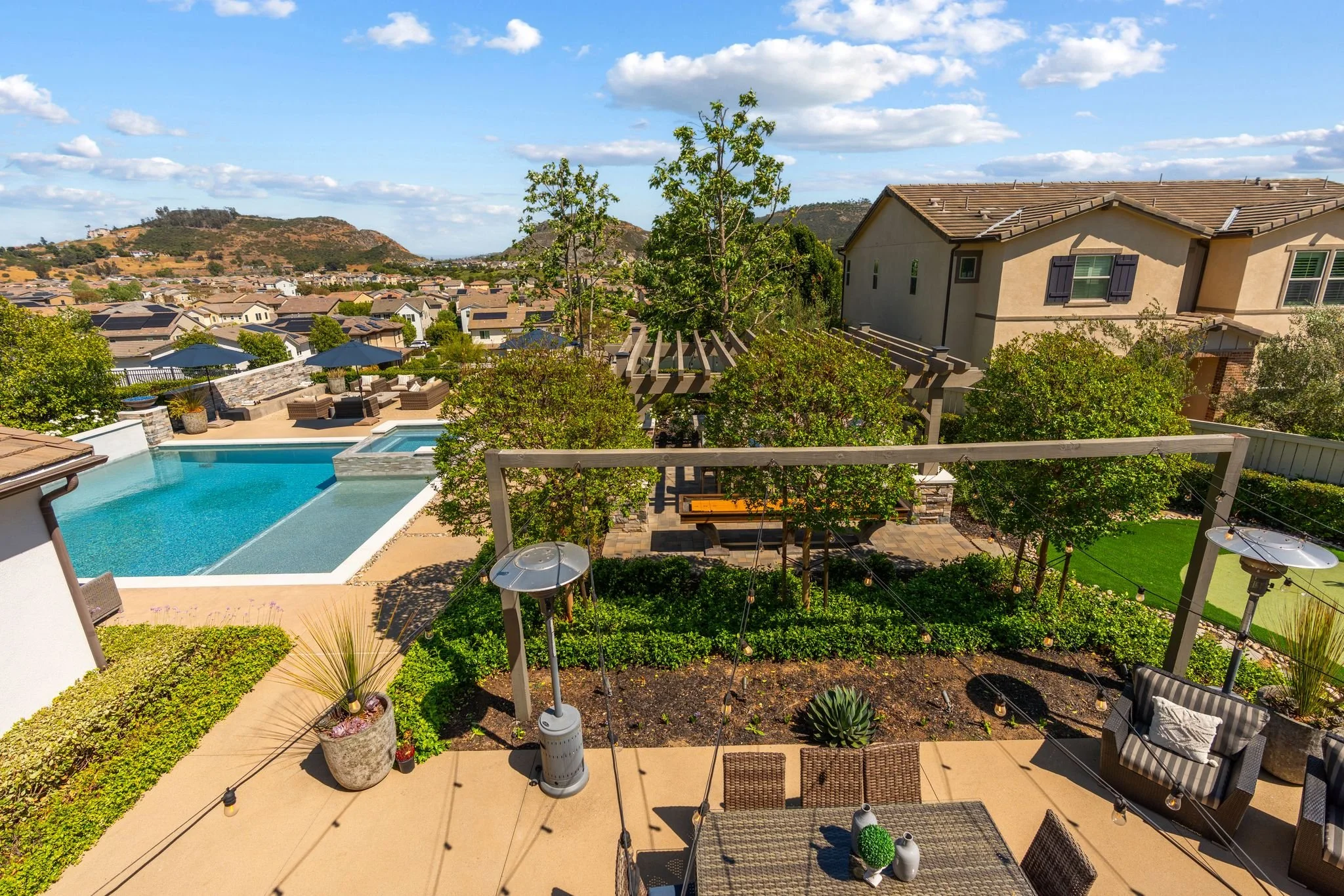 mls_A9M_108_21509 Wilgen Rd.jpg