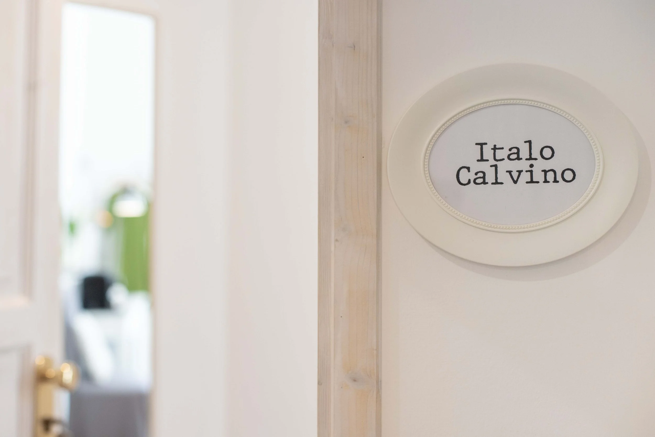 Shooting 6 Camera Calvino_Suite 900 Livorno.jpg
