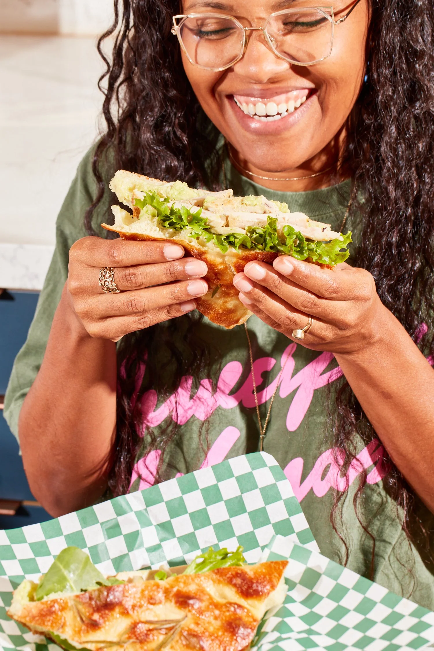 Evi-Abeler-Food-Photography_Dig_EatingSandwich.jpg