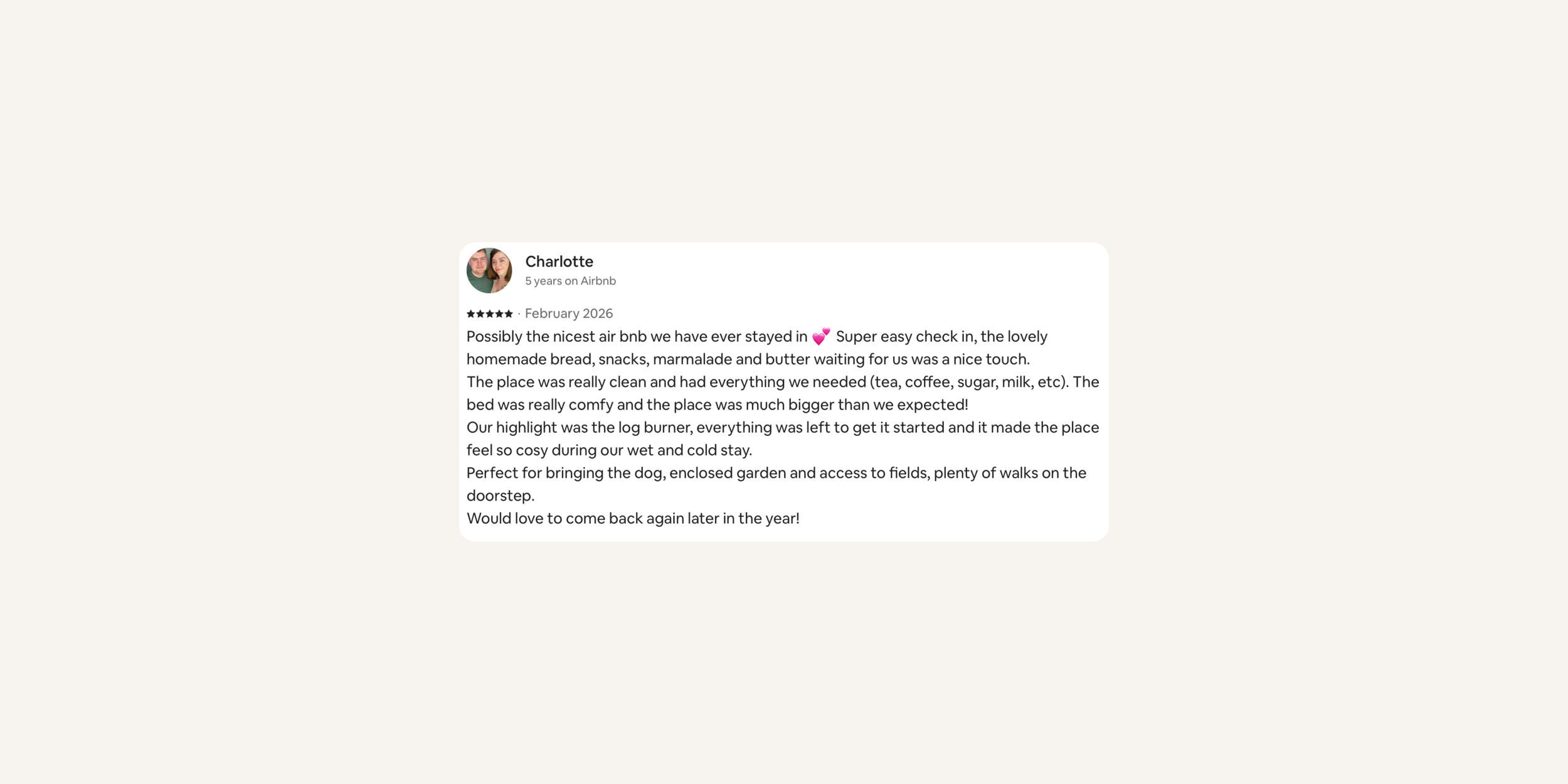 A customer review on Airbnb describing a positive experience at a rental property, mentioning cleanliness, amenities, and outdoor activities.