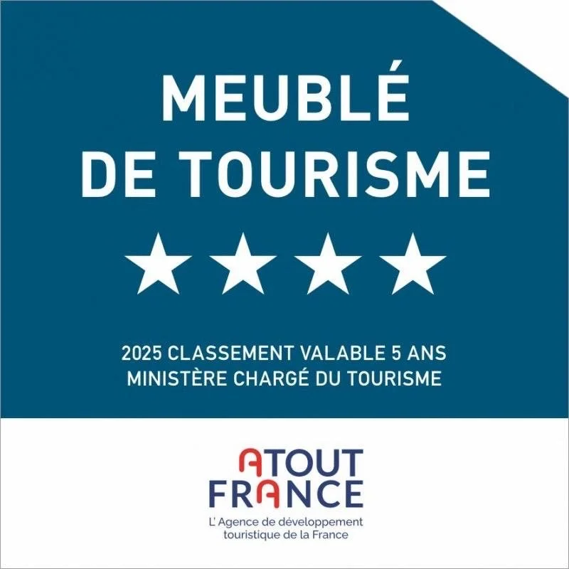 Tourism furniture rating label showing 4 out of 5 stars, valid for 5 years, issued by the French tourism development agency, with text in French.