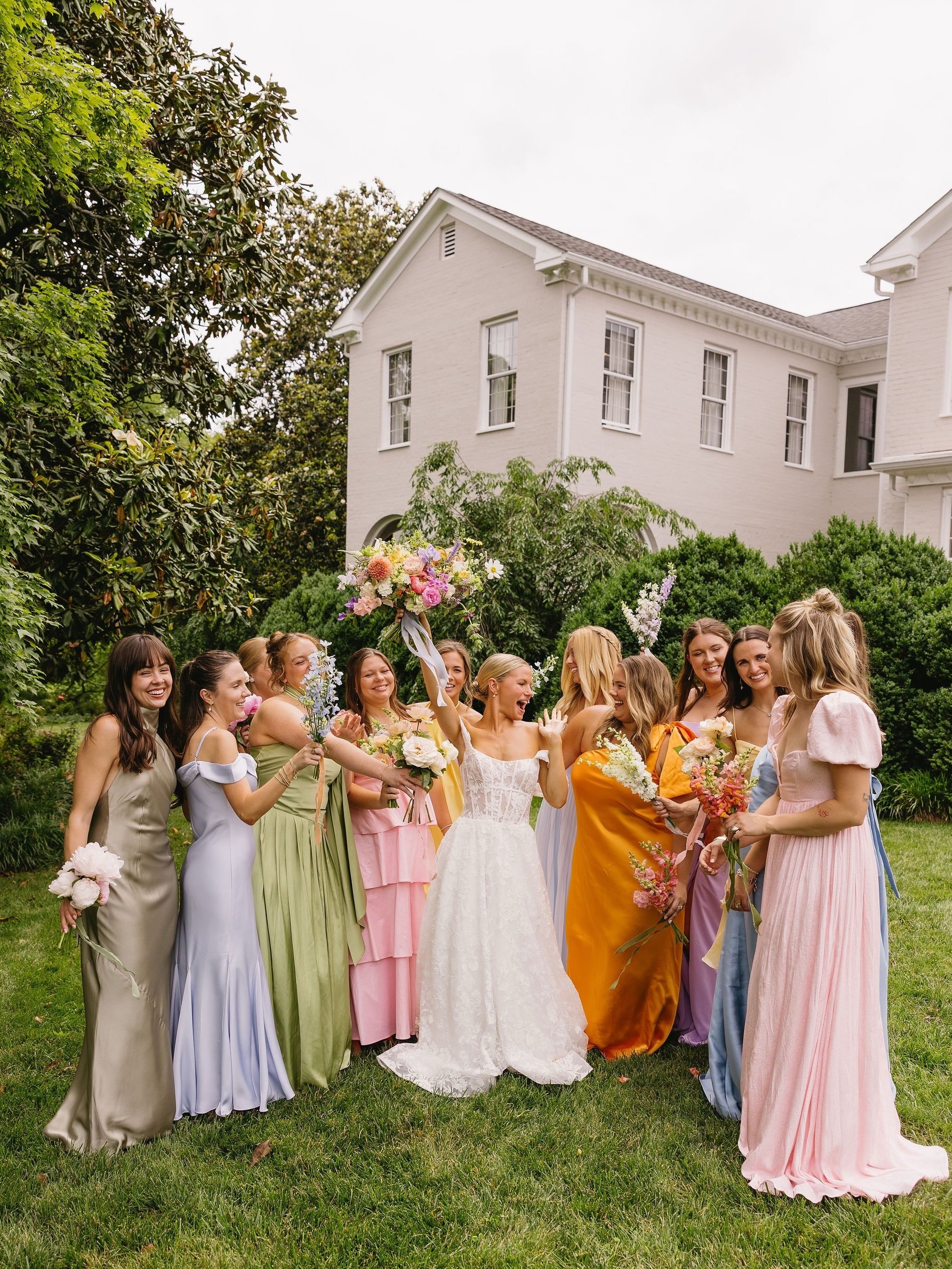Logan and her girls 💐

We added monotype posies at the last minute for all the girls and I&rsquo;m SO glad we did!!

Wedding florist | bridesmaids | wedding inspo | Knoxville wedding florist 

#knoxvilleweddingflorist #weddingflorist #weddinginspo #