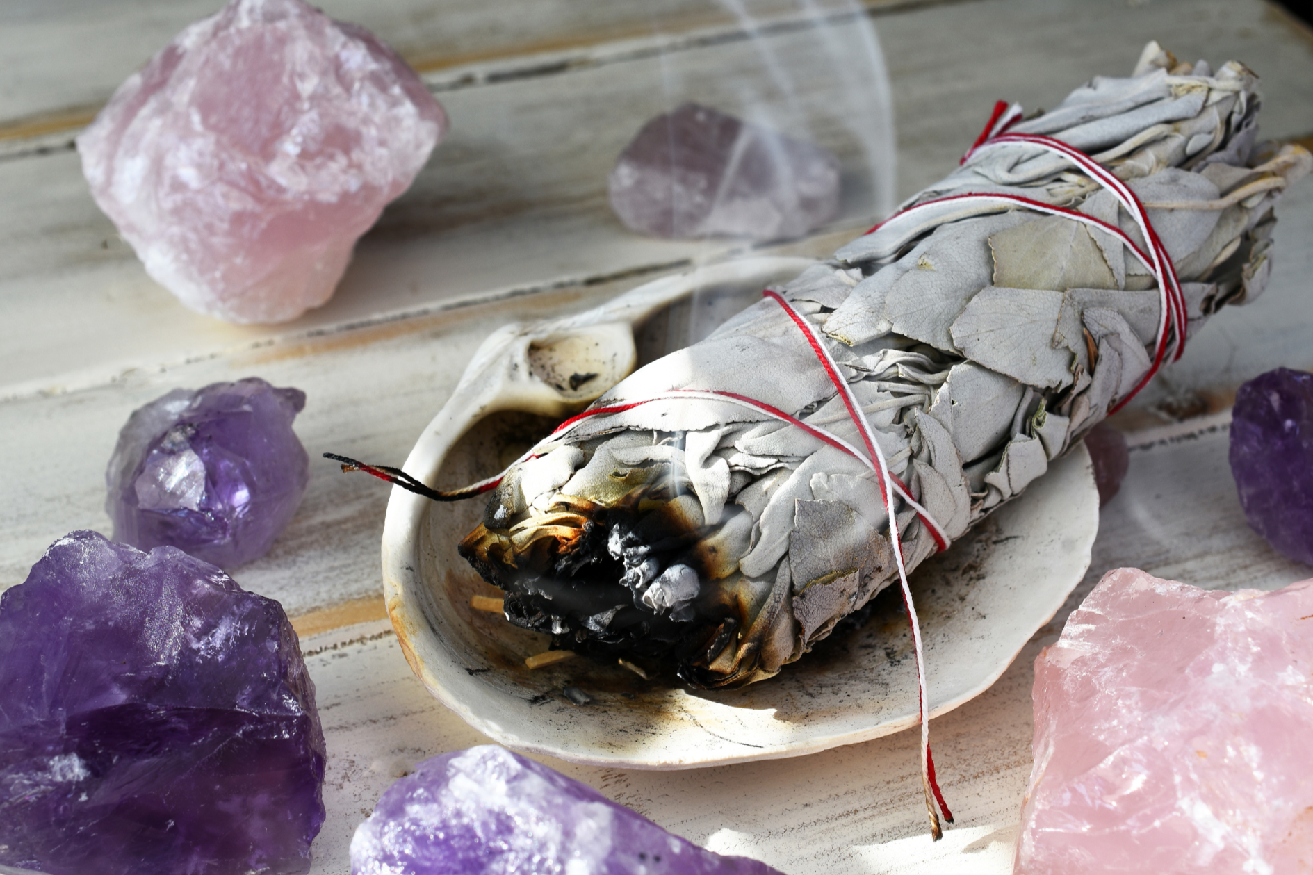 How to work with crystals - grounding, meditation, healing crystals