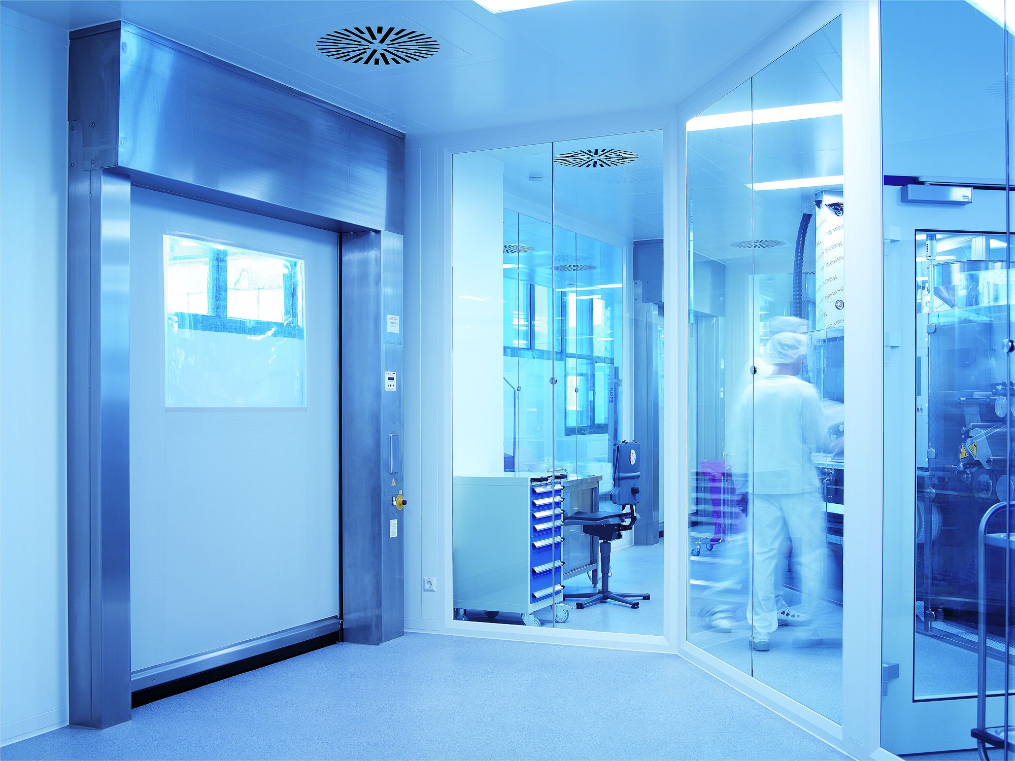 high speed doors for pharmaceutical plants 