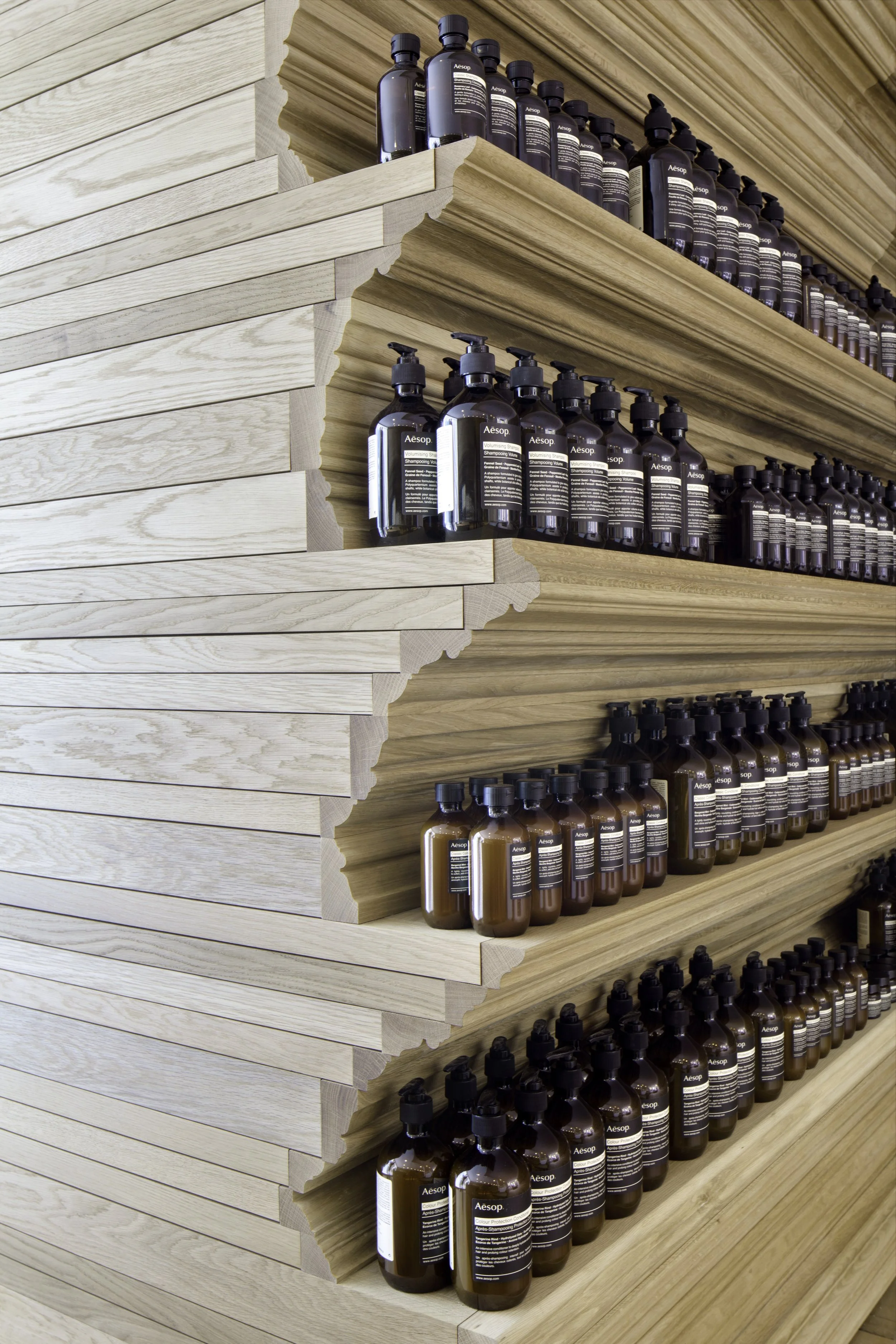   Aesop Store      I        Molding profiles are stacked to create an enveloping retail experience