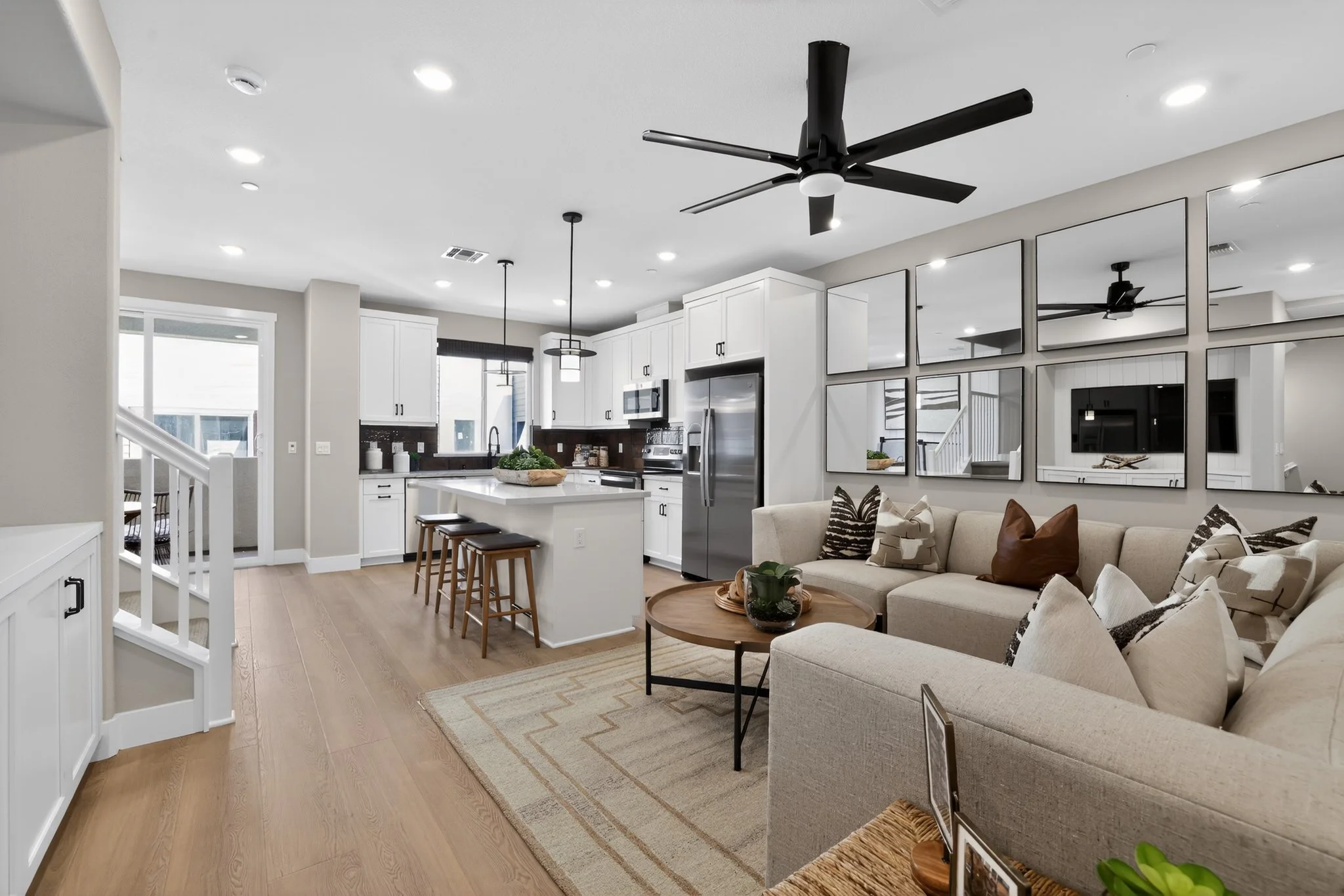 004_1602_Canyon_Dr-Living_room-6753.jpg
