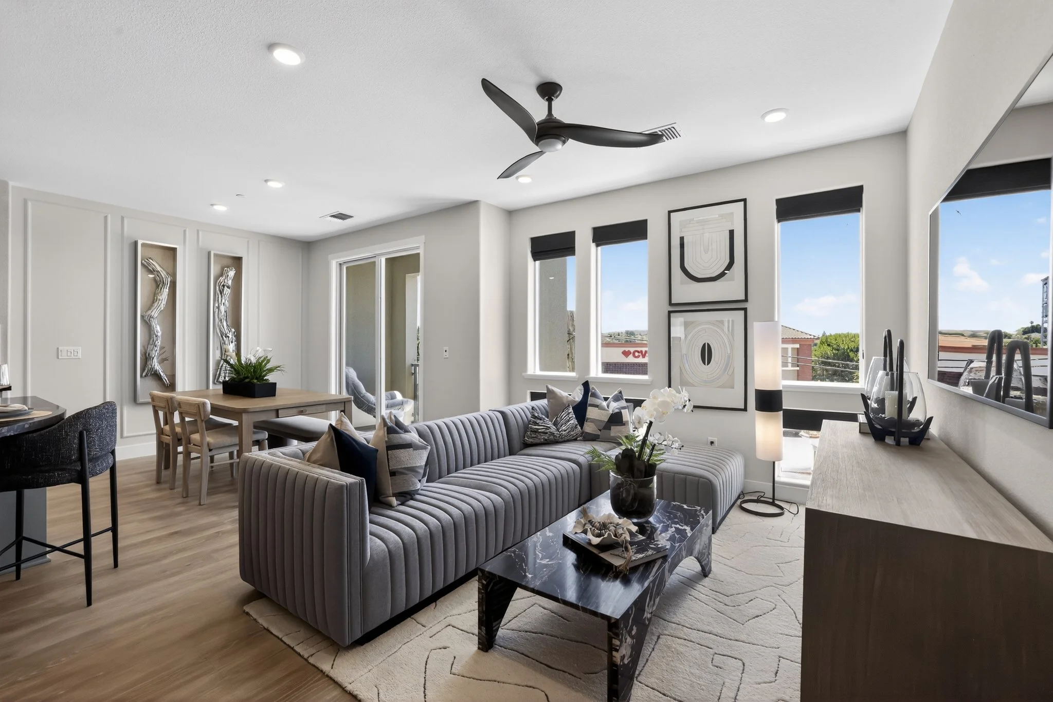 004_1602_Canyon_Dr-Living_room-6688.jpg