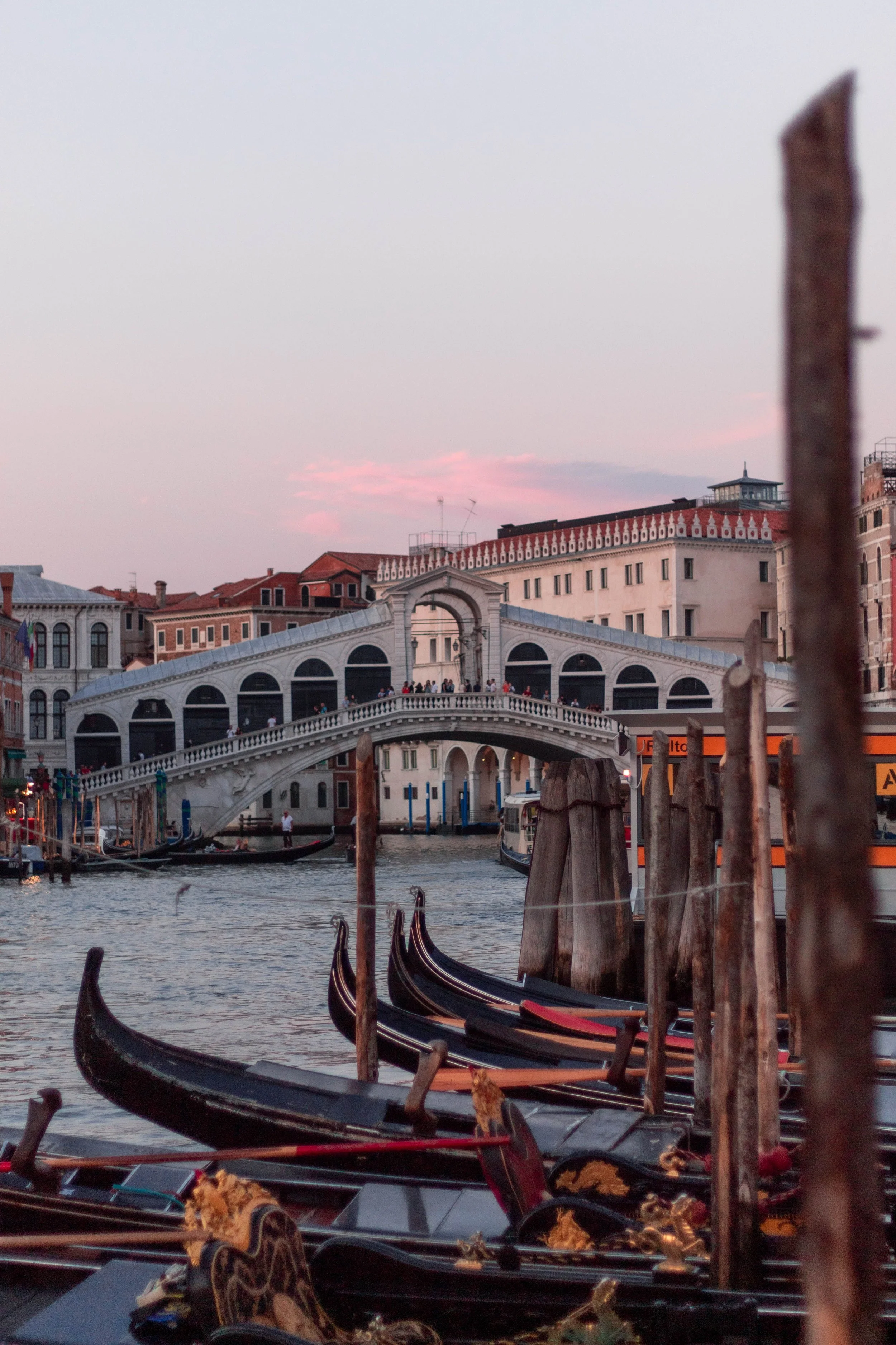 rialto bridge.jpg