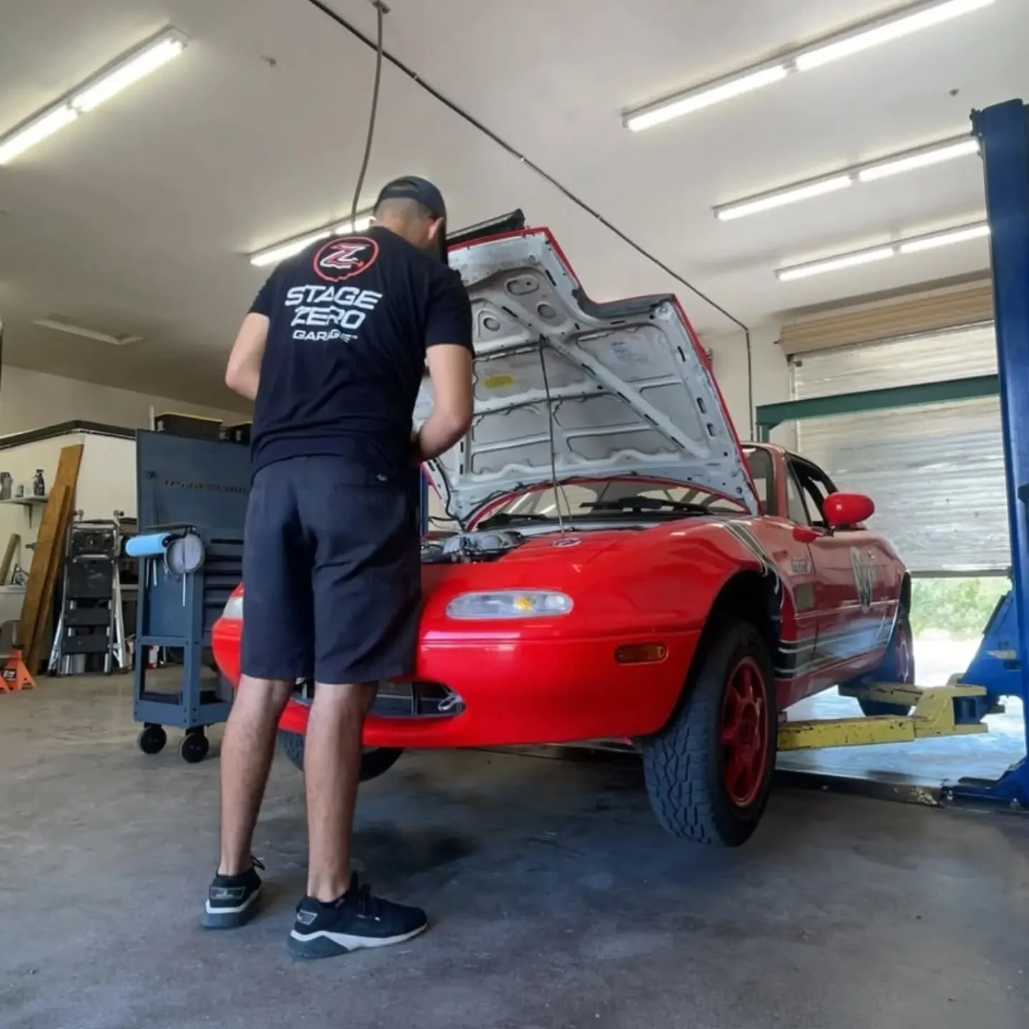 Busy weekend in the shop:
1. Pre-work inspection on the #99 Mark Pray Miata
2. Transmission removal due to failed pilot bearing on @jenlux30 Volvo Amazon turns into an engine removal
3. Suspension and fuel upgrades continue on @philipmickleborough Vo