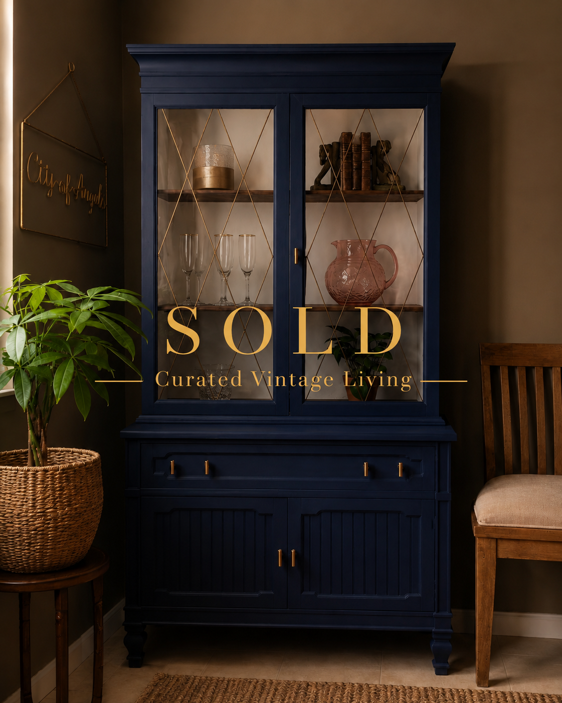 The Kensington Display Hutch