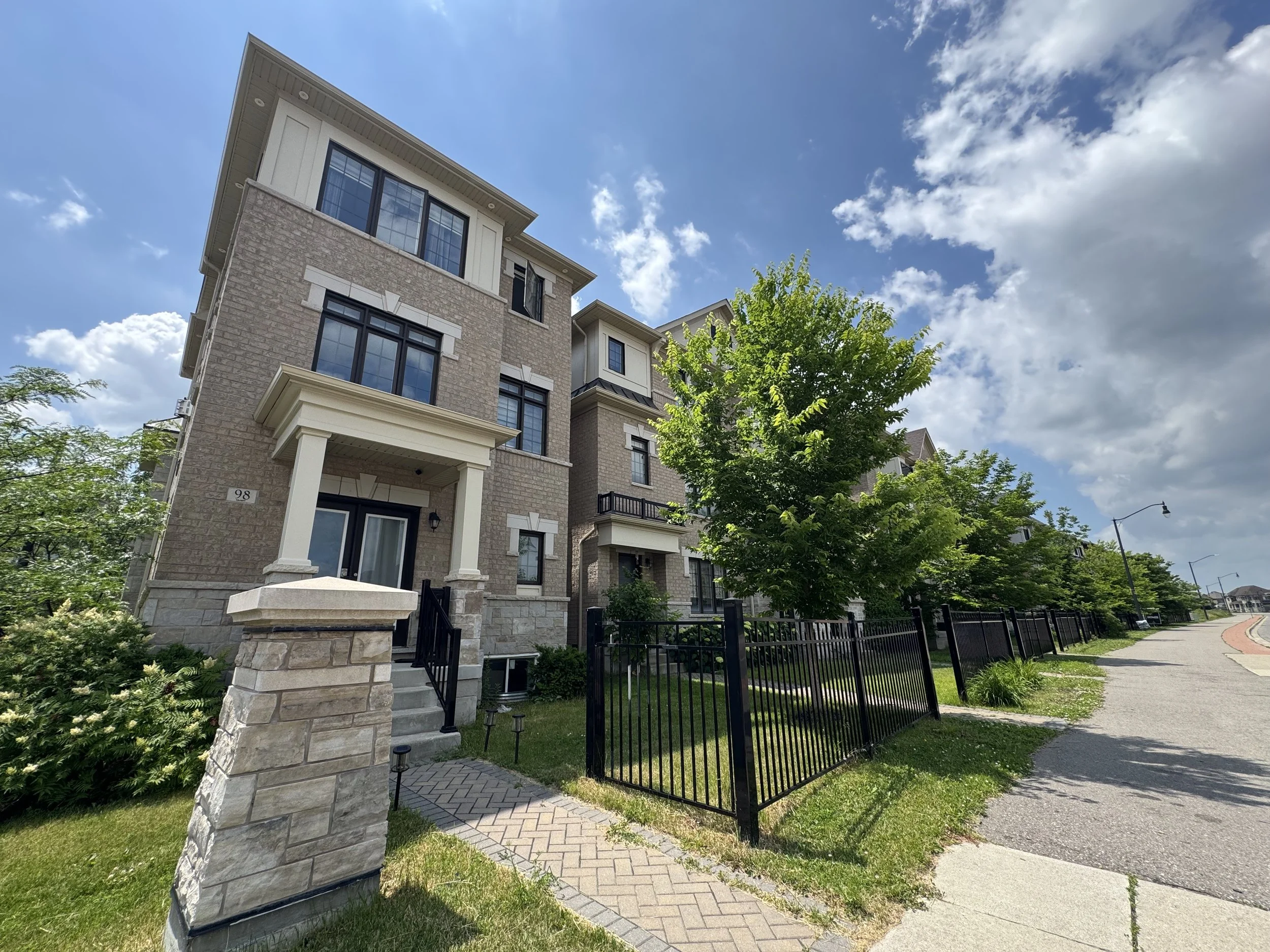 Buying a Home in Bram West: Everything You Need to Know Before You Buy