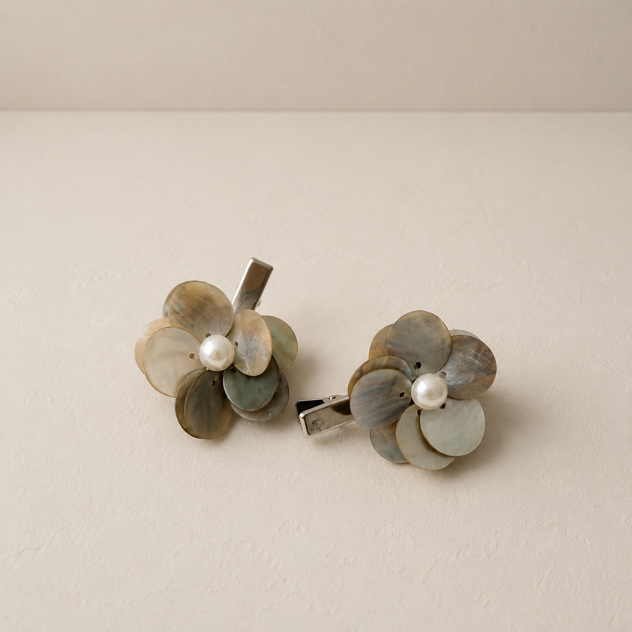 Vintage Goody Capiz Shell Hairclips
