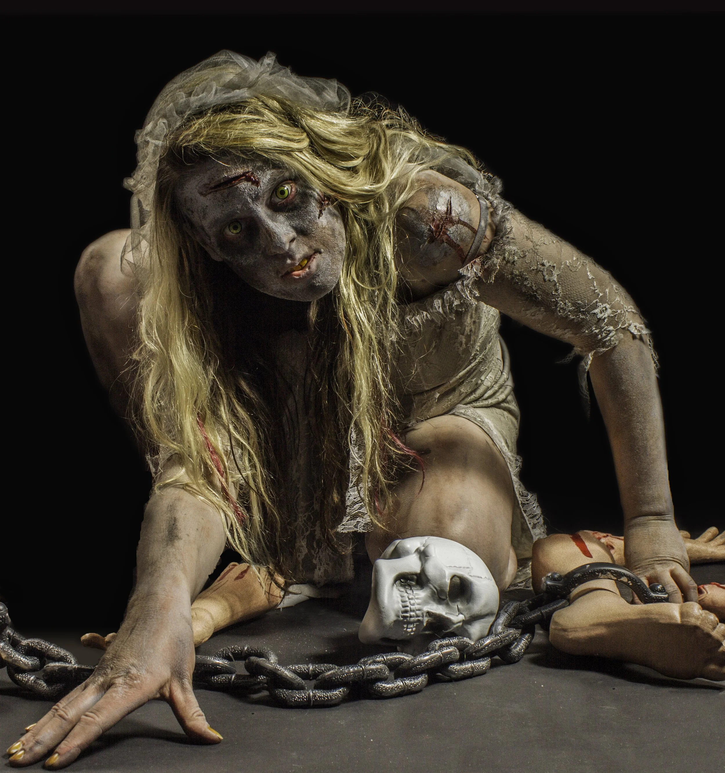 Robyn Closs zombie2133.jpg