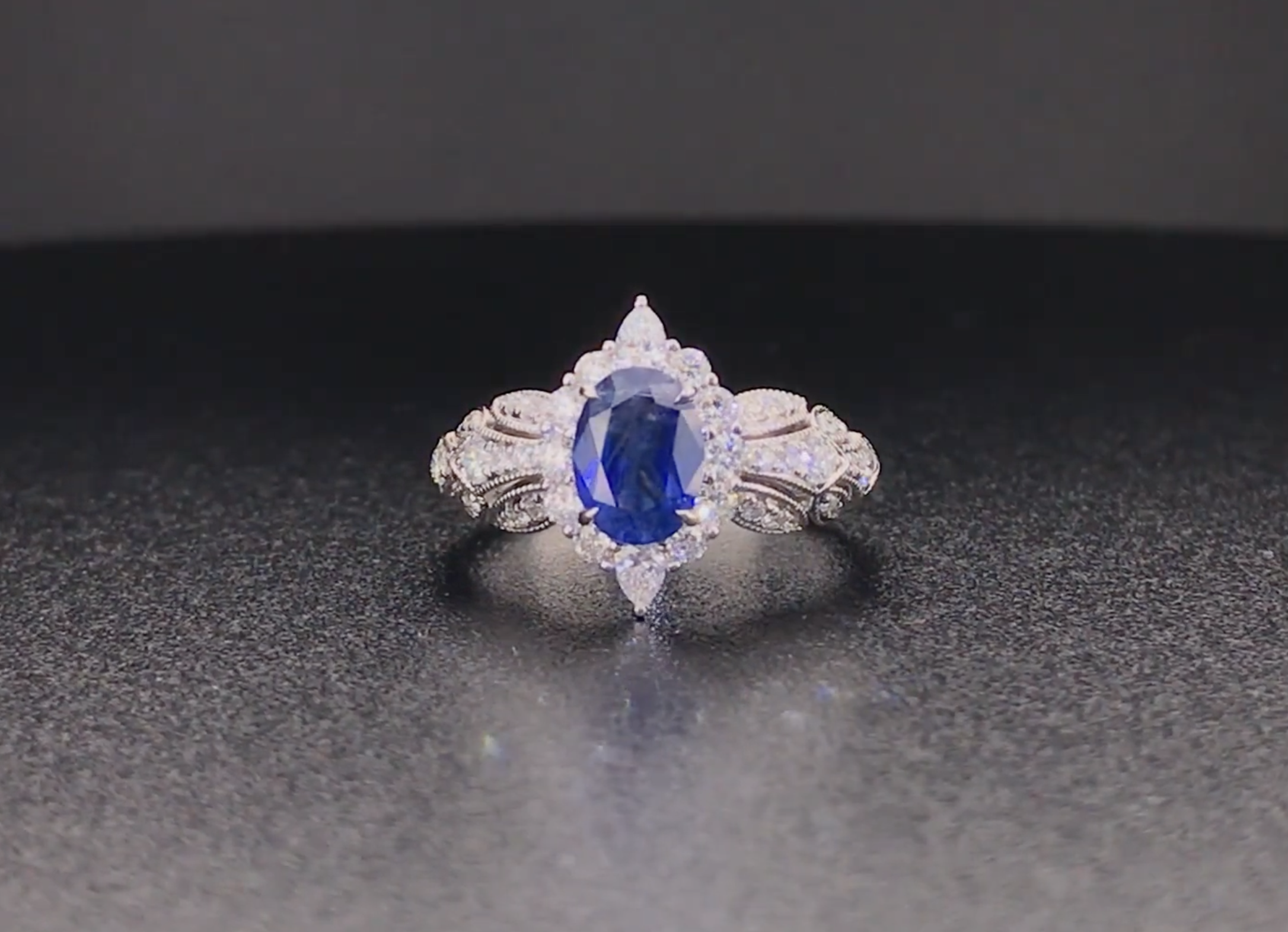 Kashmir Sapphire Ring