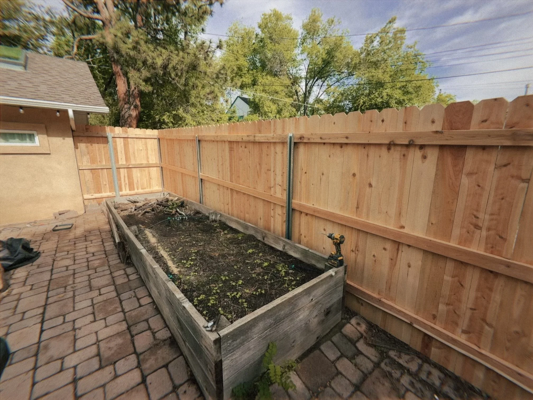 metal post cedar fence