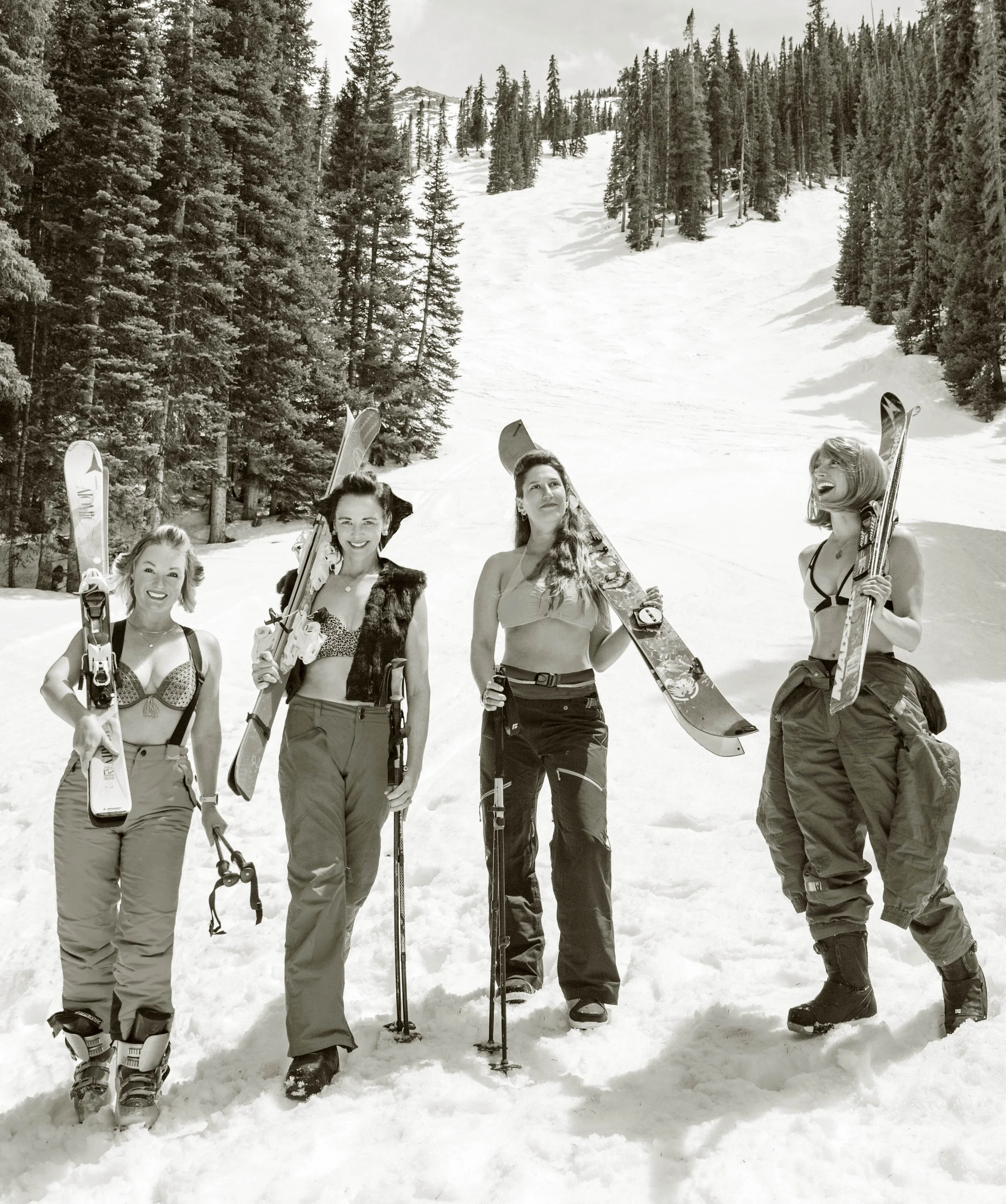 skibunnies_sepia.JPG