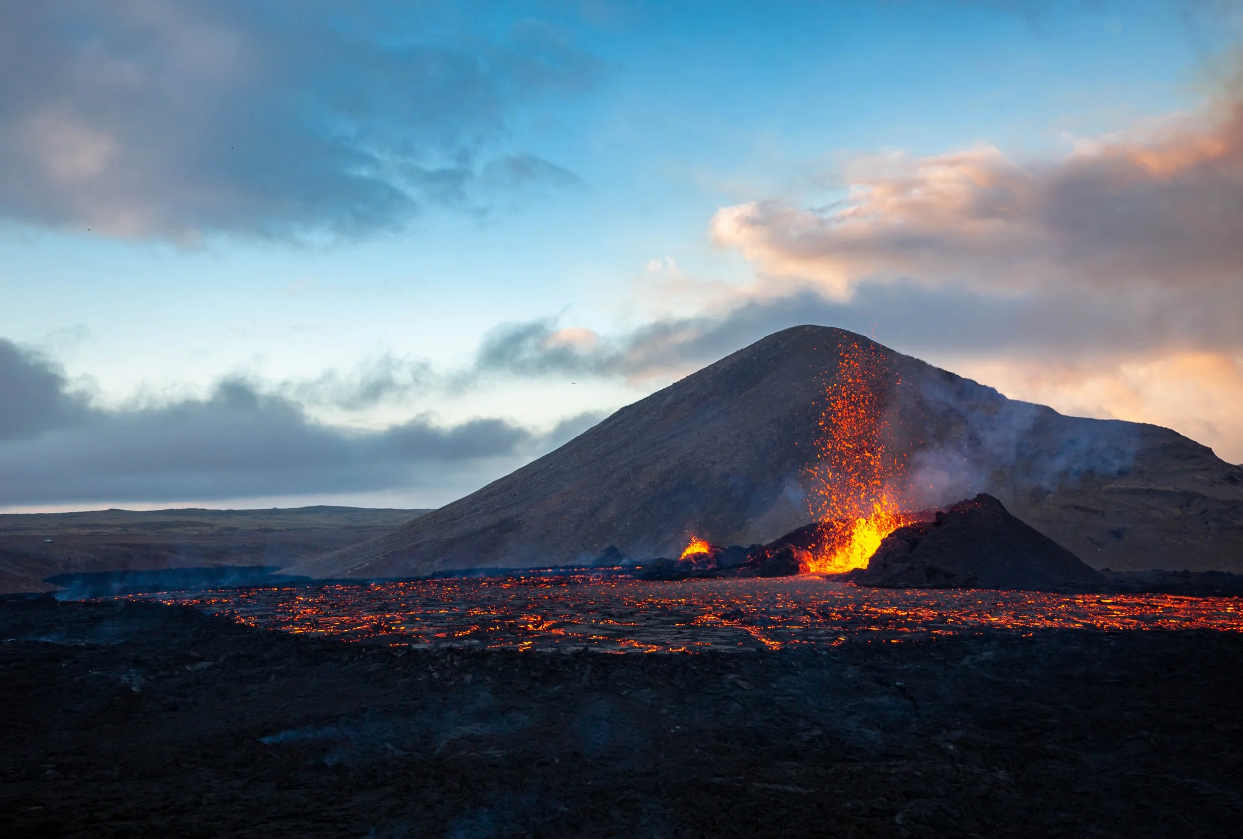 VolcanoMeradalir-3.jpg