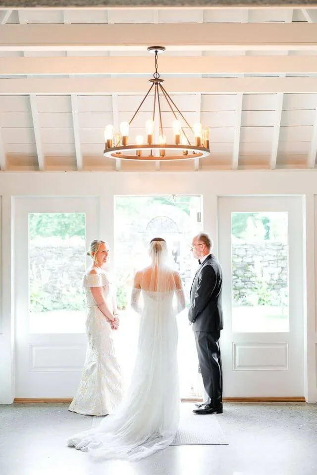 lindsay-dan-Cc2ZYMNw-1.webp
