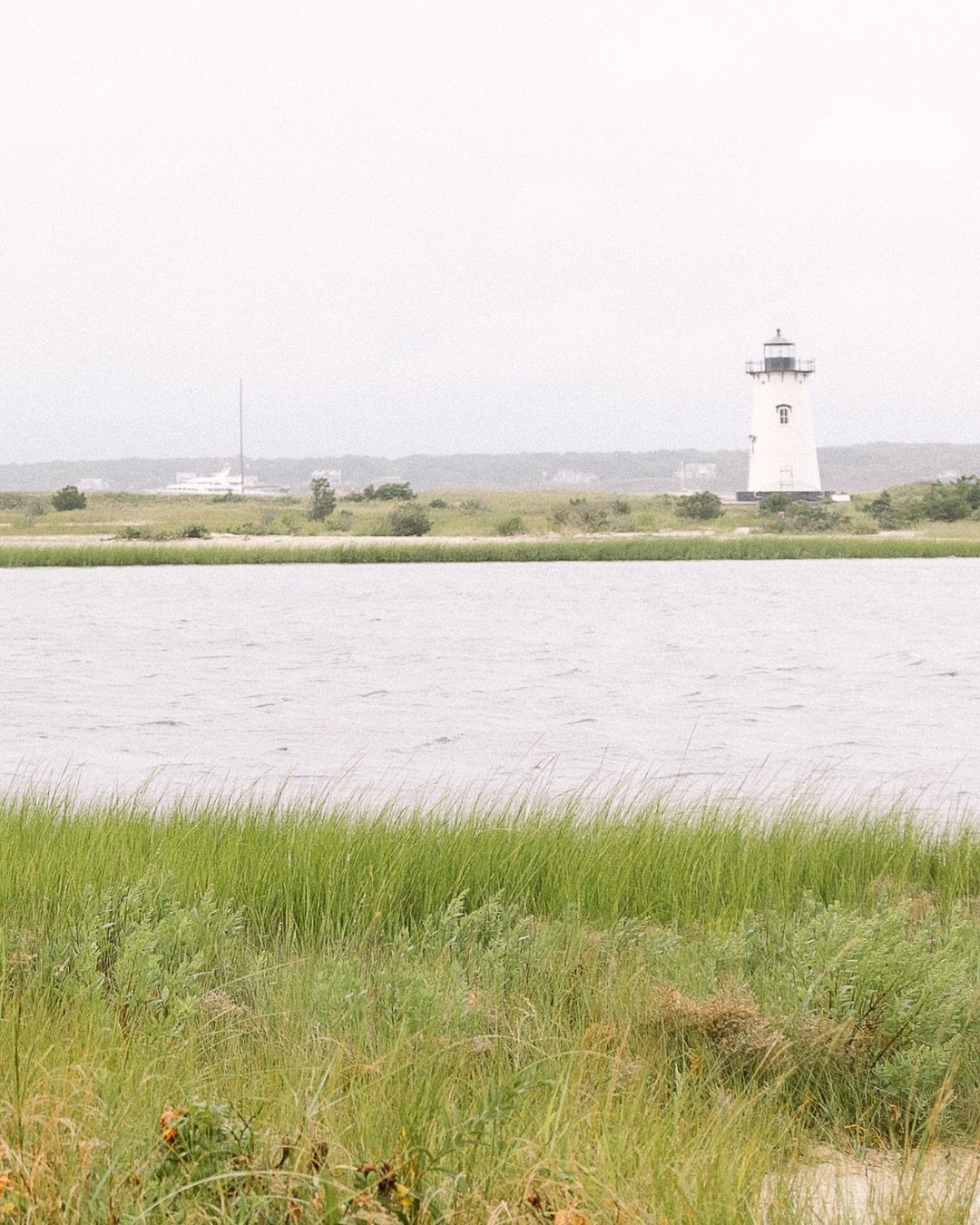 Like a lighthouse, exceptional planning is a guiding force.

From the first yes at Edgartown Lighthouse to the final toast, the best celebrations begin with knowing you&rsquo;re in good hands.

Planner | @faithfergusonproductions
Photographer | @arle