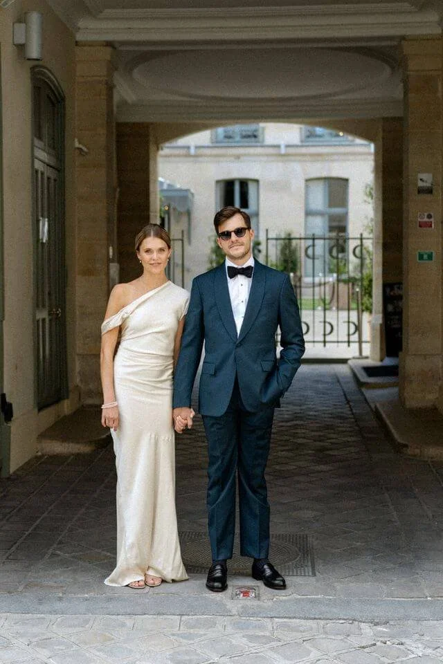 holly-alex-paris-bSX5JpJw.webp