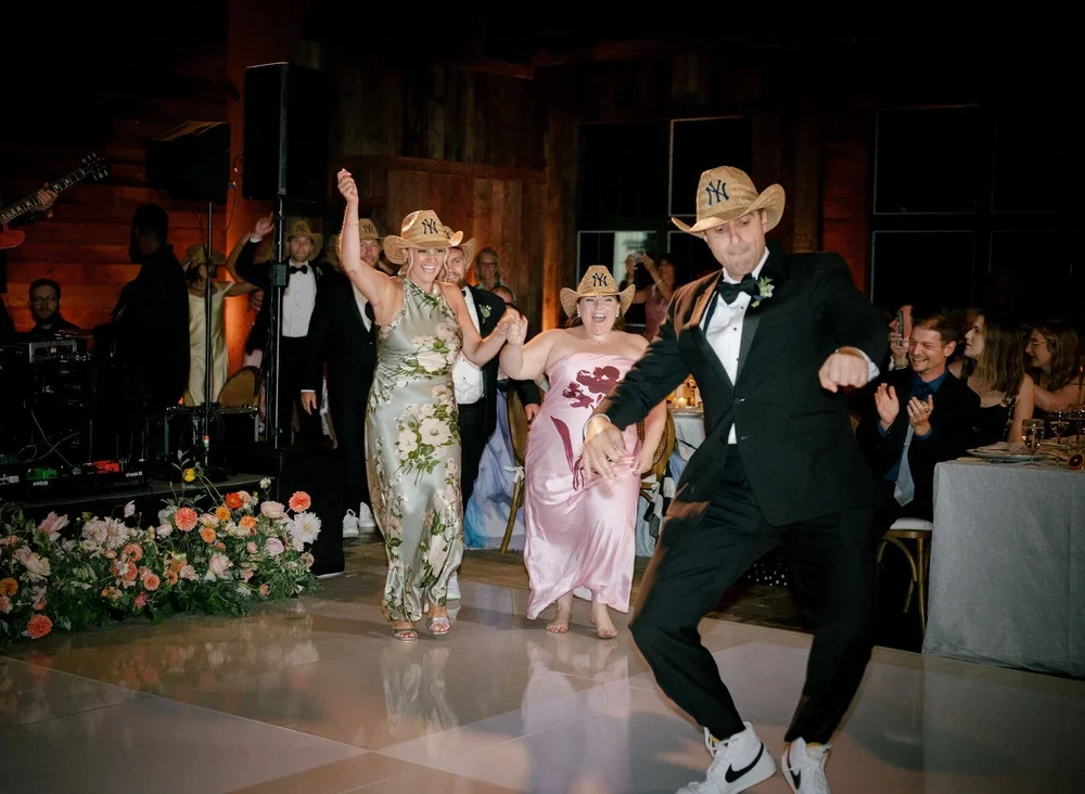 1706Kaitlyn-Matt(@twahphotography).webp