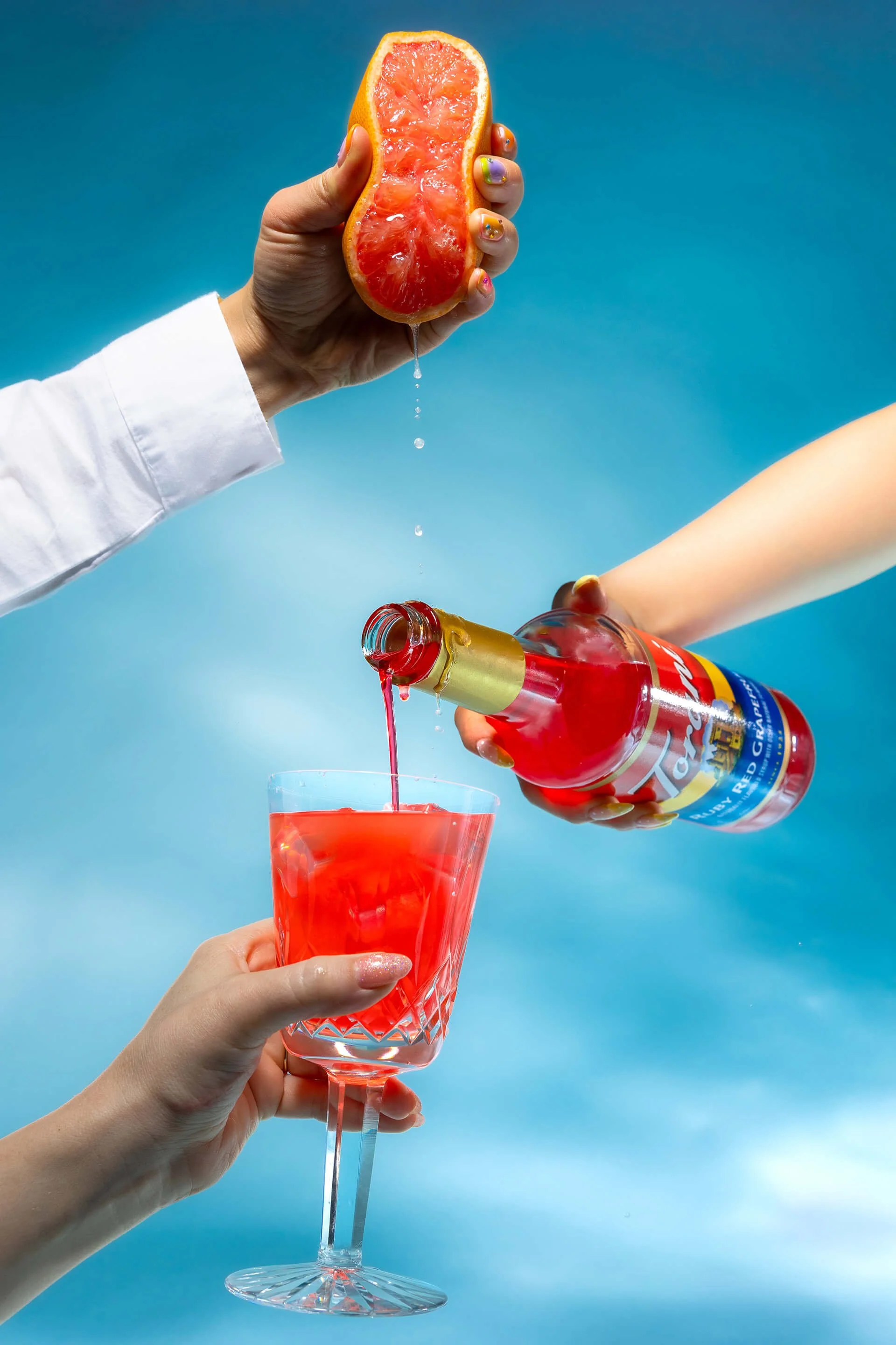2602_TORANI_FULL-POURCAST-RUBY-RED-GRAPEFRUIT-SPLASH-INTO-FLAVOR_XV9.jpg