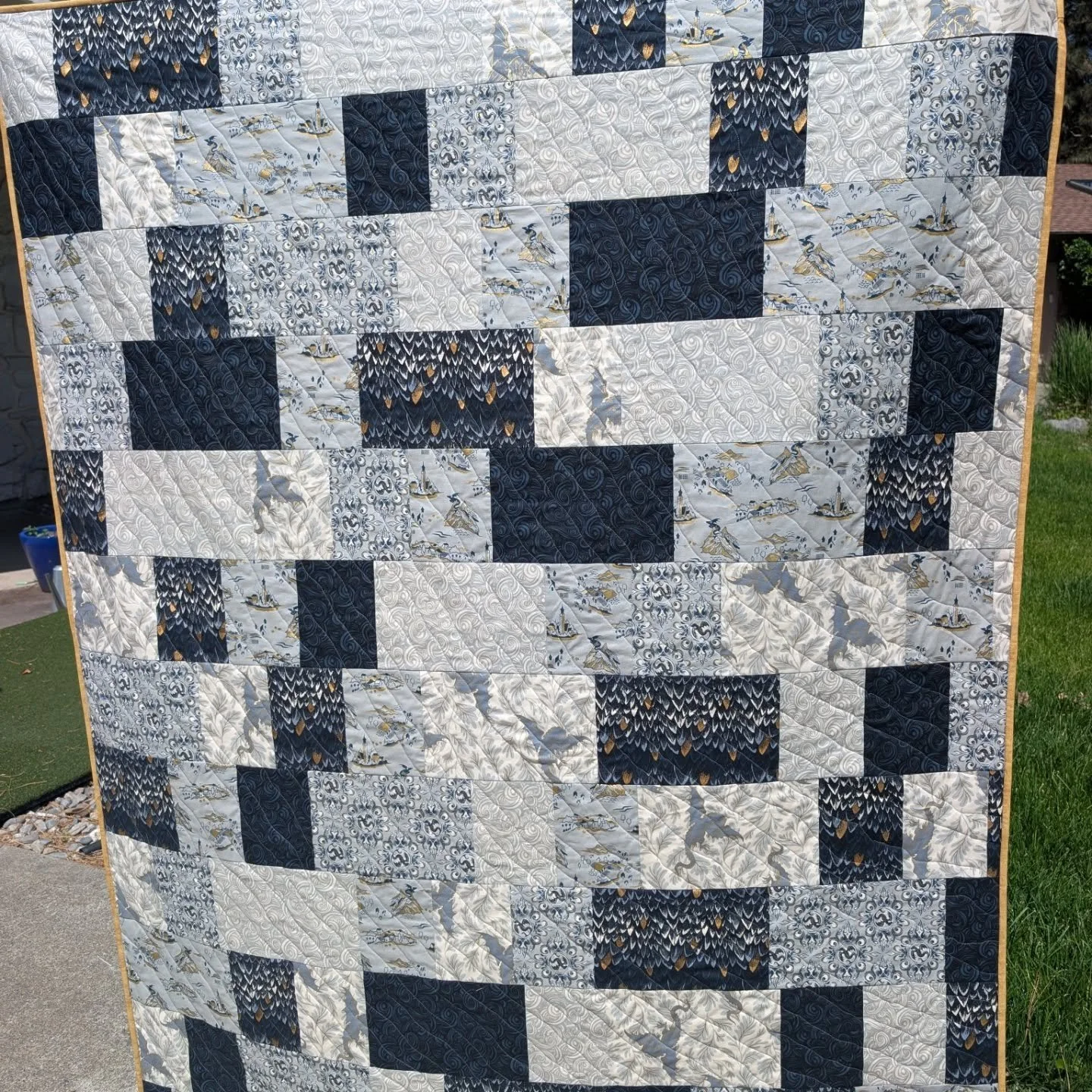 Night Fury and Light Fury dragon inspired quilt available now. #quilt #dragons #geekchic #nerdyhomedecor