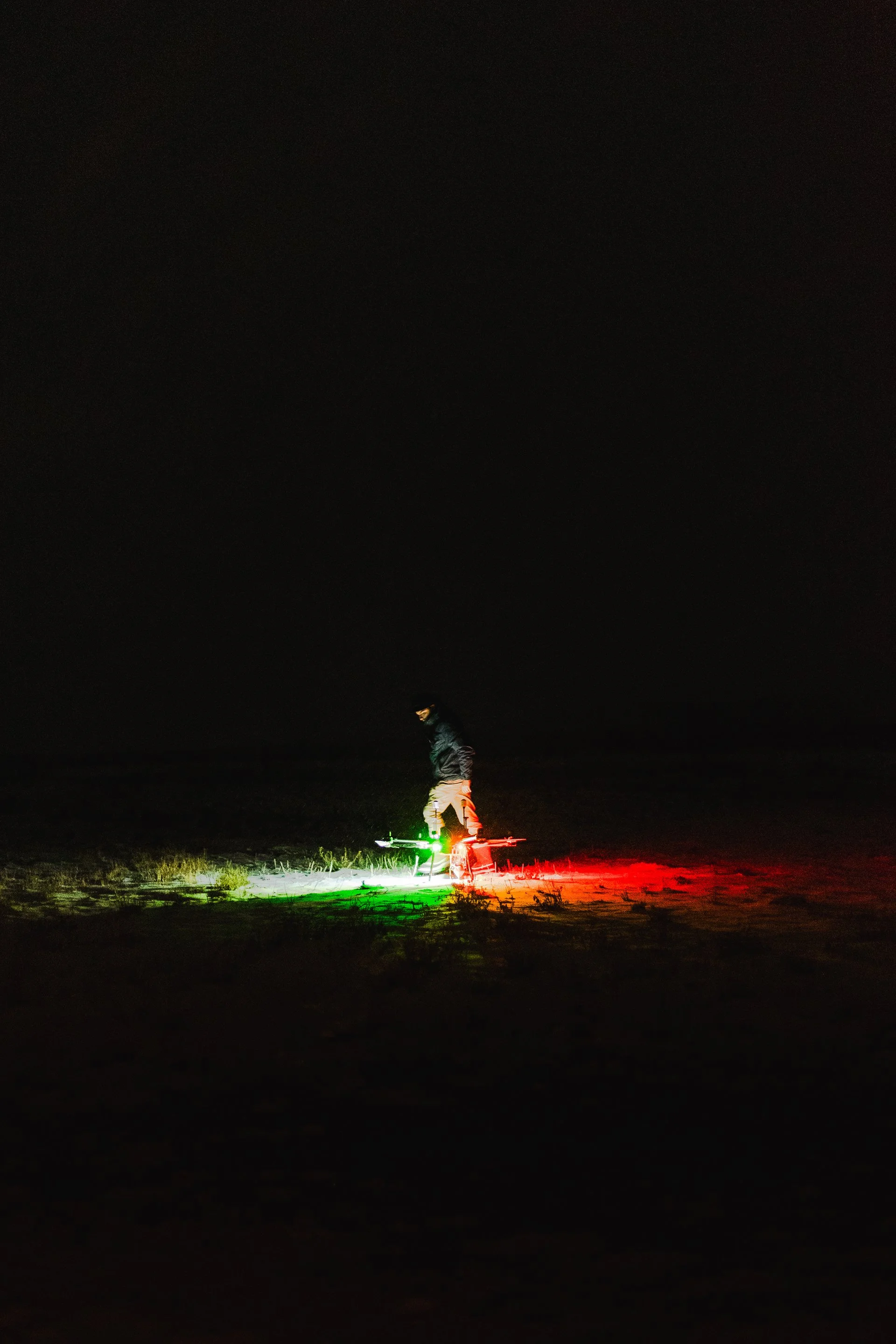 Rainmaker drone pilot crossing behind a powered drone.
PC: Nicholas Abegg-Guzman