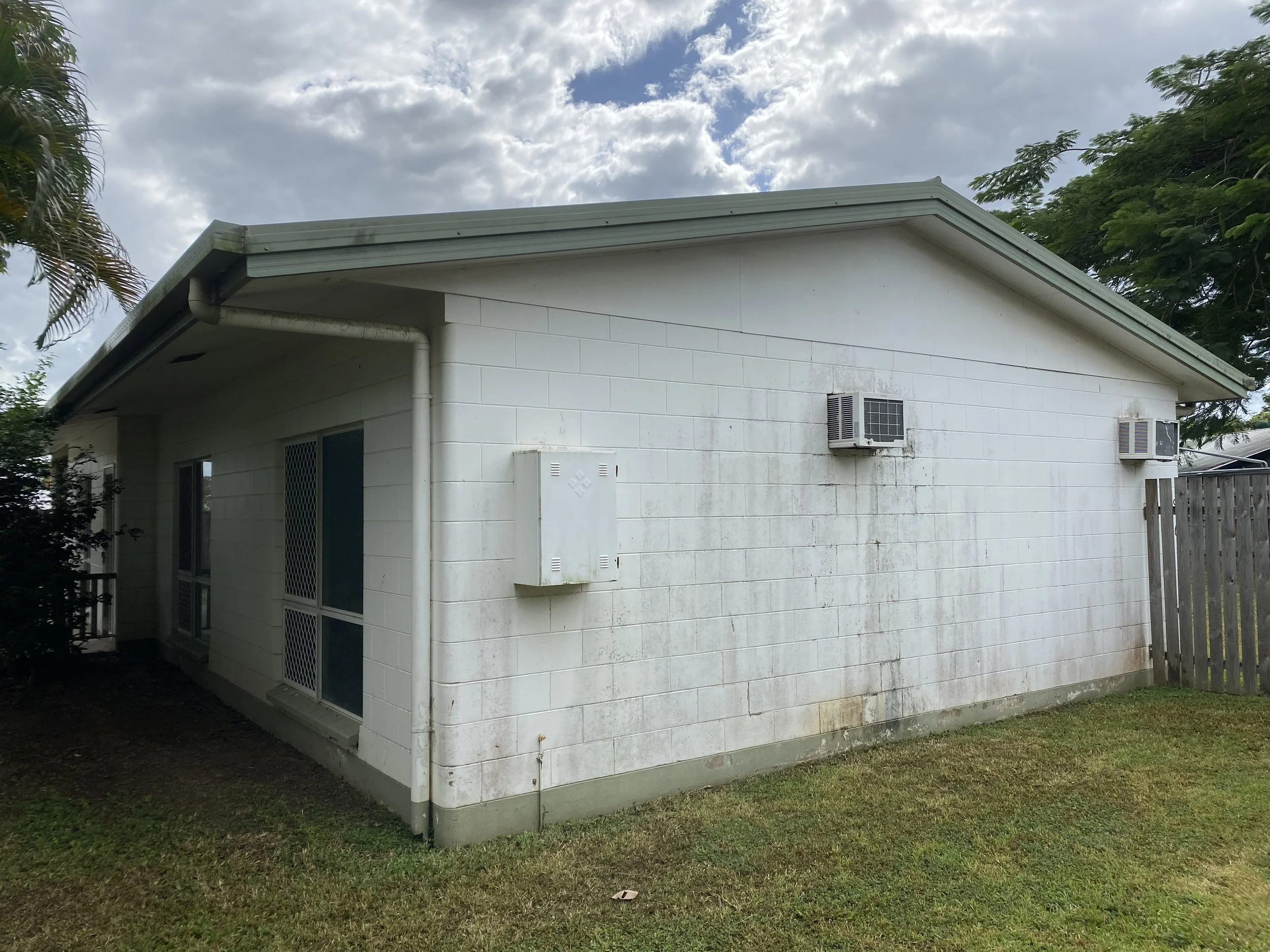 How Often Should You Repaint Your House Exterior in Cairns? (Far North Queensland Guide)