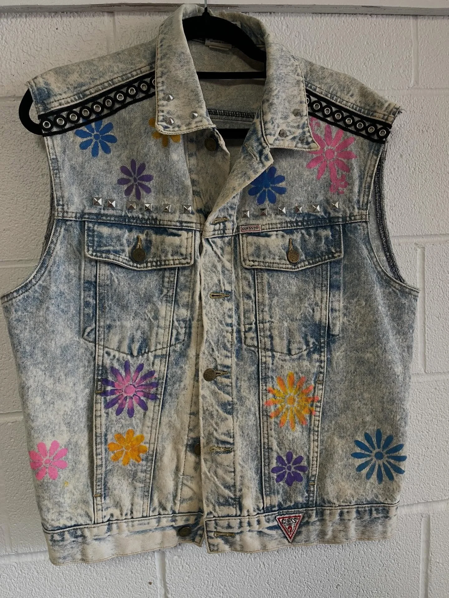 Wearable art! 🎨 🪡 🔨 If you&rsquo;re interested, hmu for pricing, otherwise find these pieces @staticonouachita soon!

- Fem Battle Vest - unisex S/M 
Vintage Guess acid wash with various embellishments
- Camo Nature Lovers jacket - unisex M/L
Hand