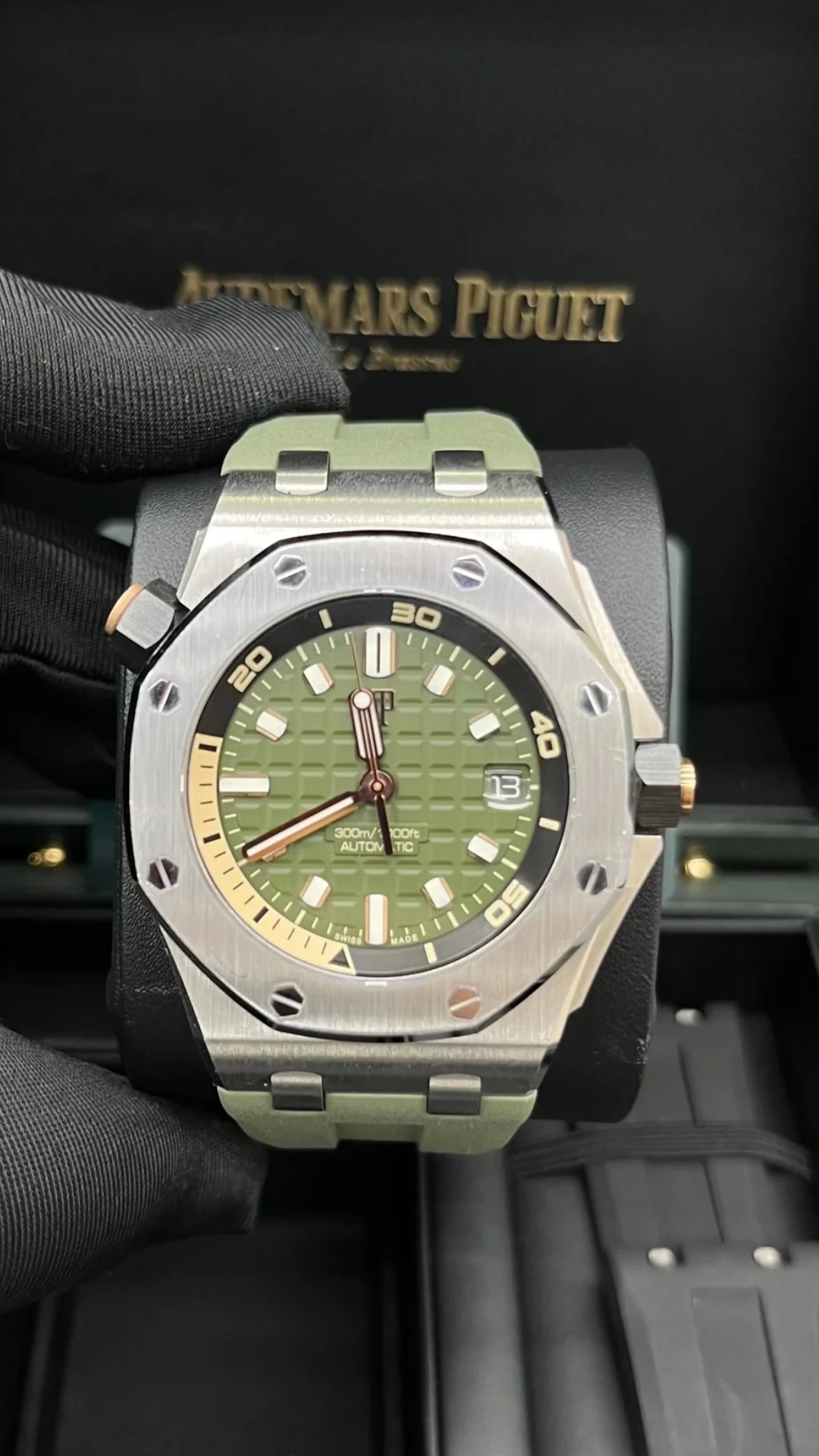 Audemars Piguet x Swatch Royal Oak Red 42mm (22).png
