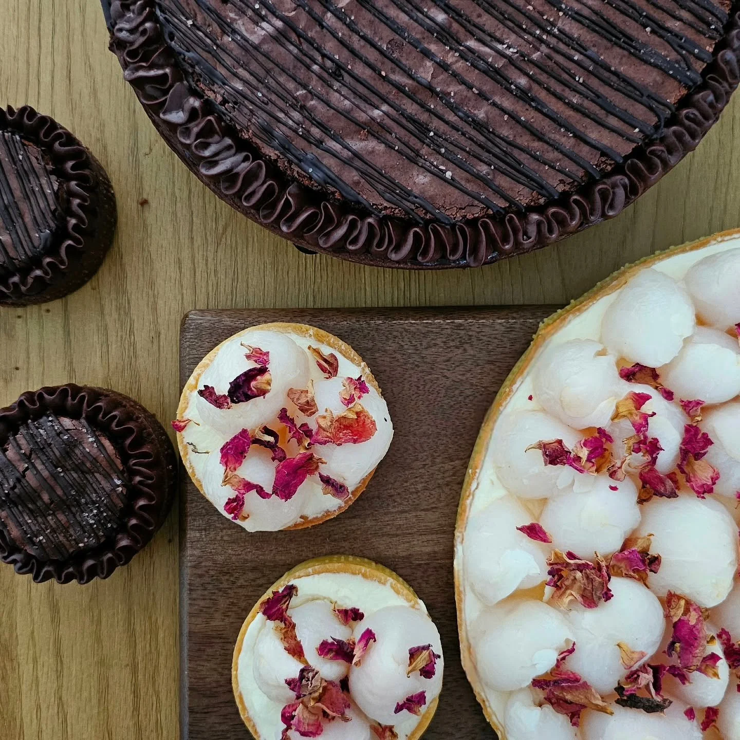 A little Valentine&rsquo;s Day sweetness is now open for pre-orders 💗
Featuring a mini tart combo of Lychee Rose and Salted Caramel Brownie, or a large tart to enjoy on its own.

Mini tart combo (lychee rose + salted caramel brownie) - $50
Large tar