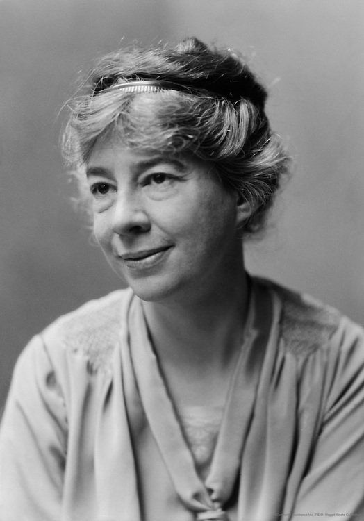 A photo of American poet Sara Teasdale in 1925
