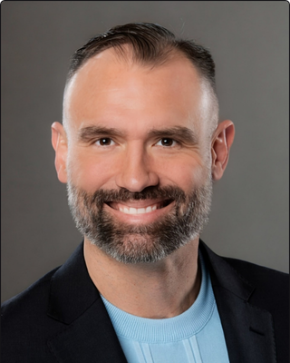 Headshot of Noah Dyer the author